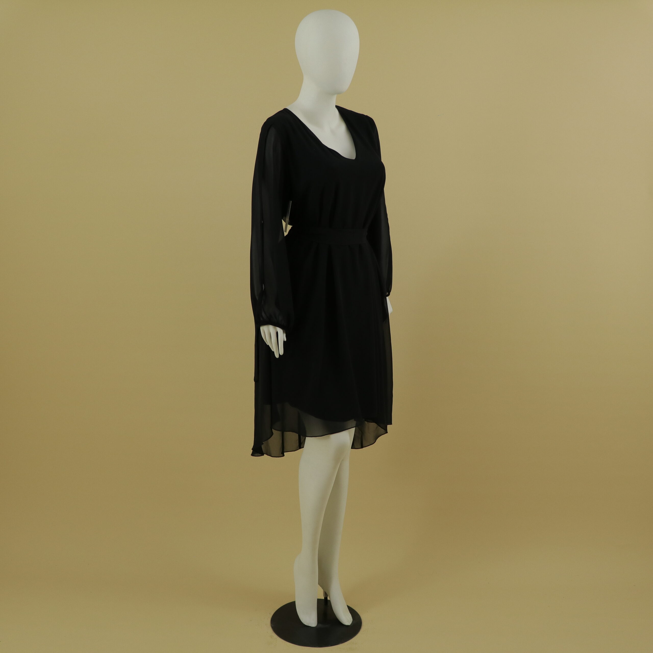 Vestido con escote redondo con cinturón desmontable color negro - Matilde