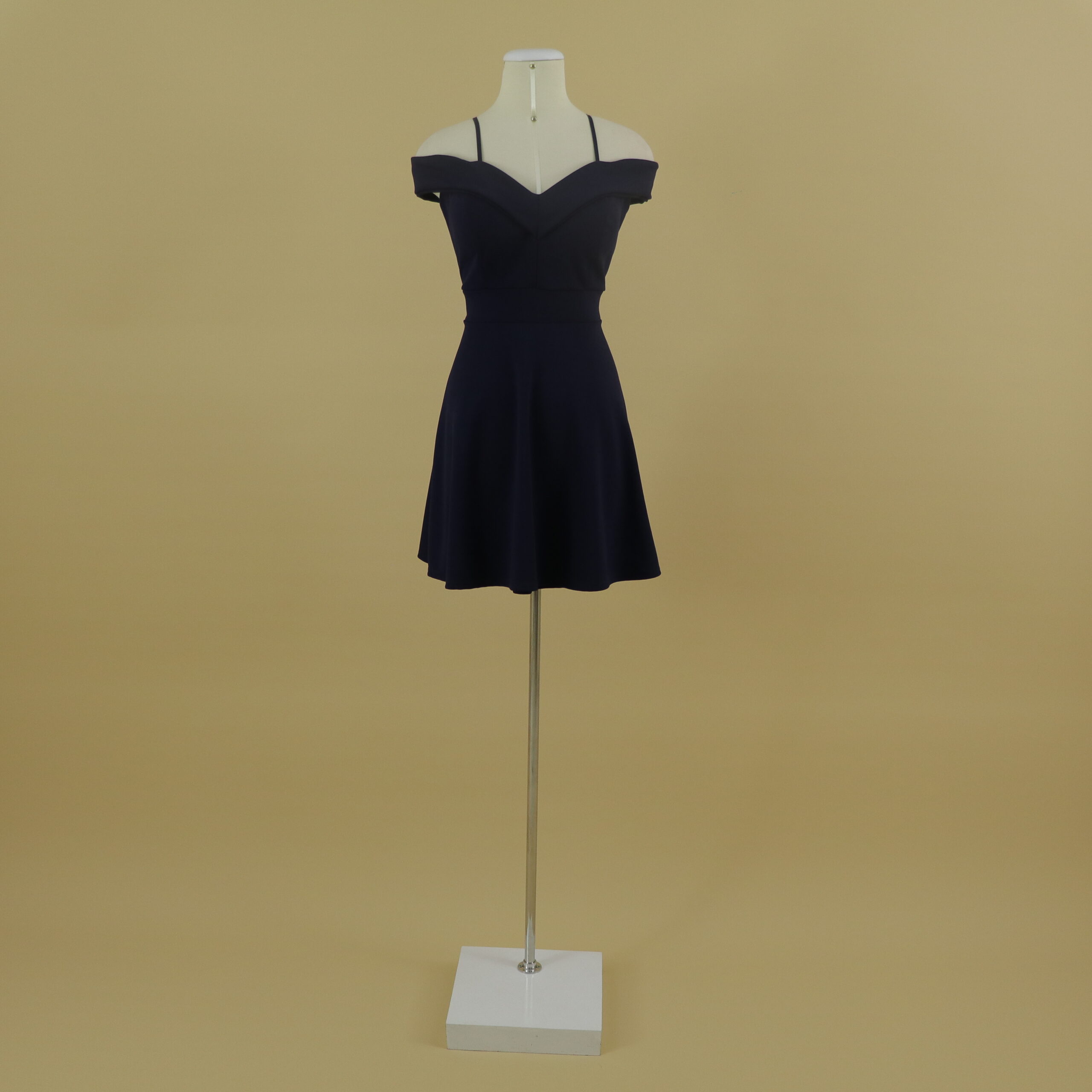 Vestido escote bardot tela scuba color azul noche - Jackie
