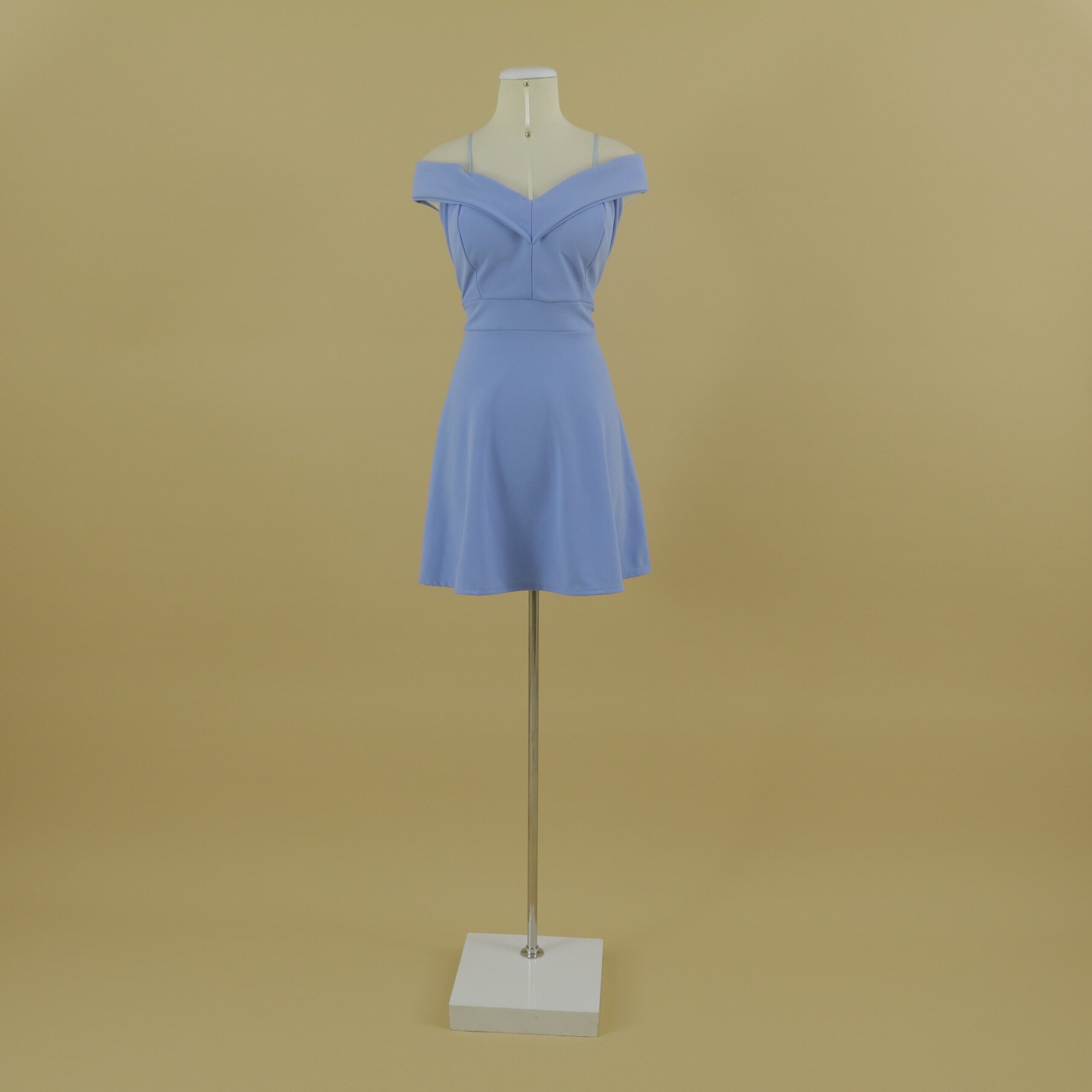 Vestido escote bardot tela scuba color celeste - Jackie