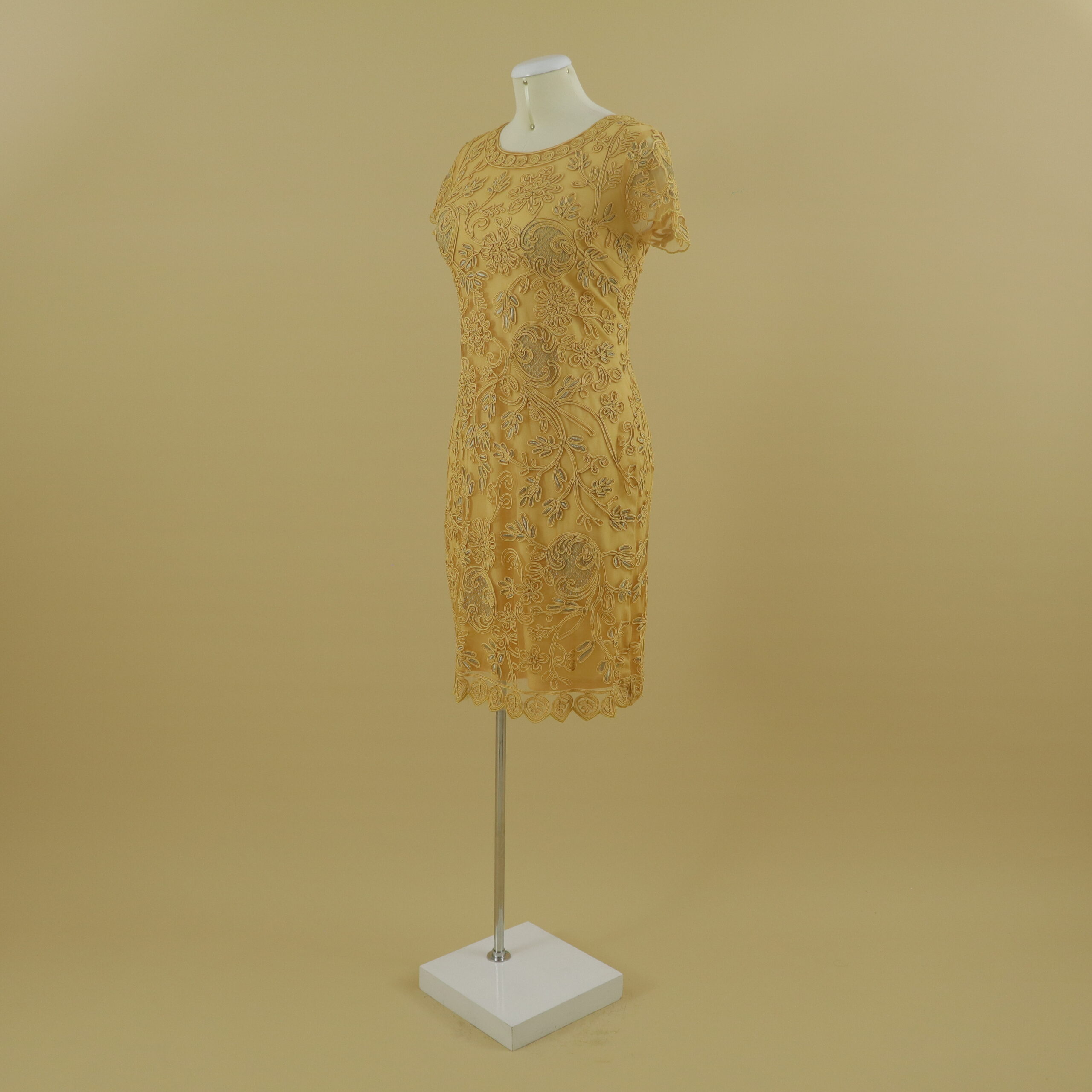 Vestido escote cuello caja caída tulipán color dorado - Katrina