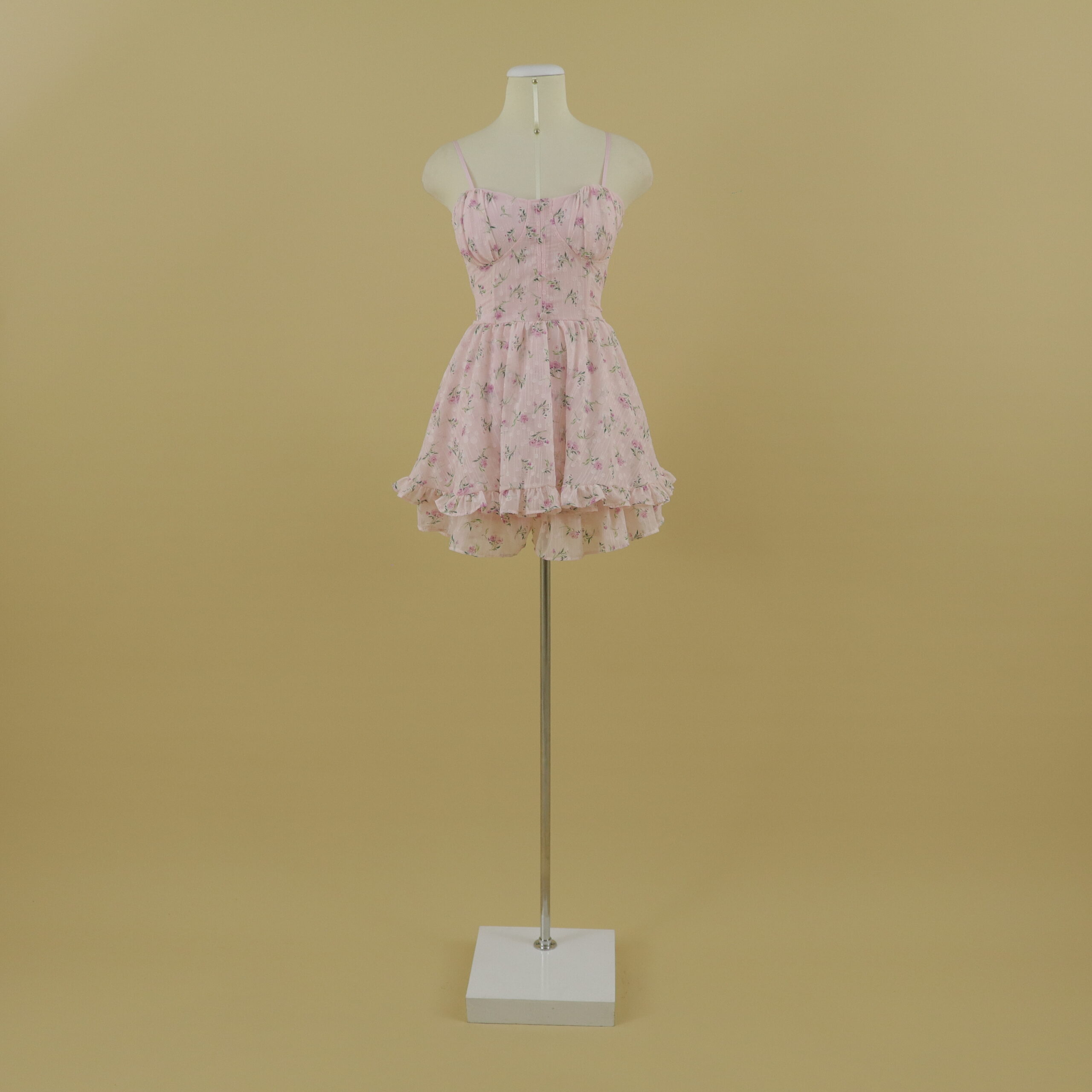 Vestido tela gasa estampada escote corazón corte campana color rosado floreado - Paulette