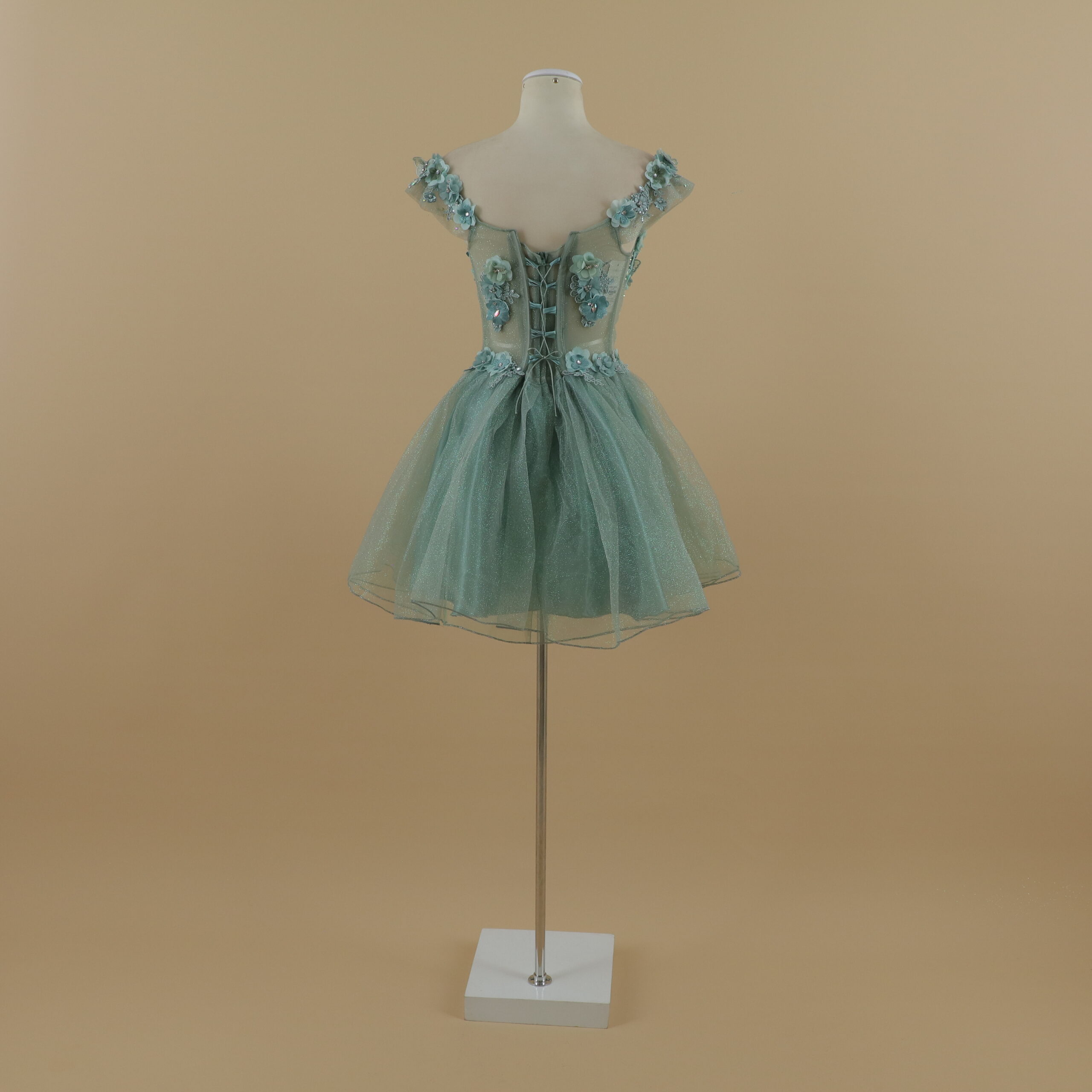 Vestido para 15 años color verde cemento con falda pequeña- Kimberly