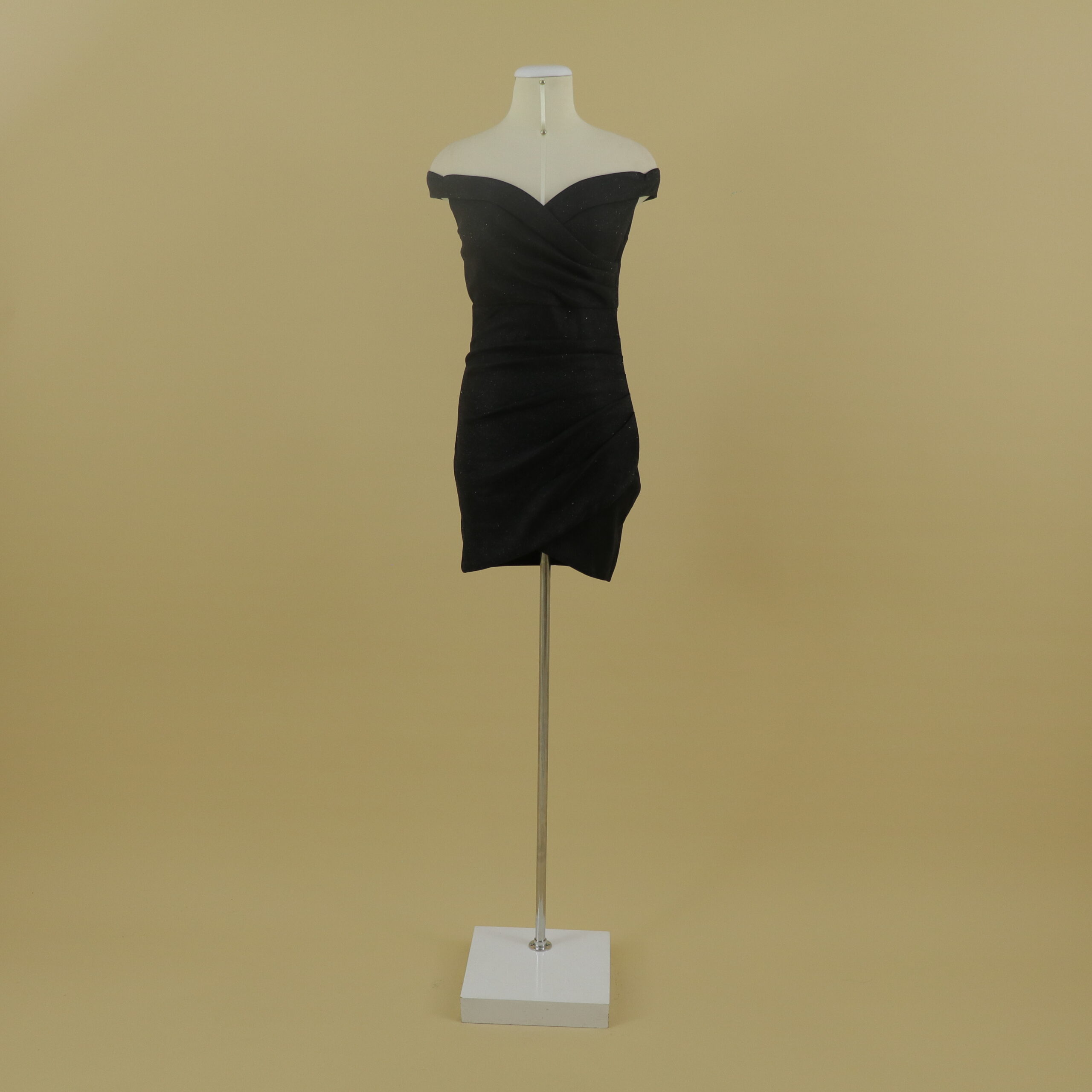 Vestido tela tornasolada corte sirena color negro - Nora