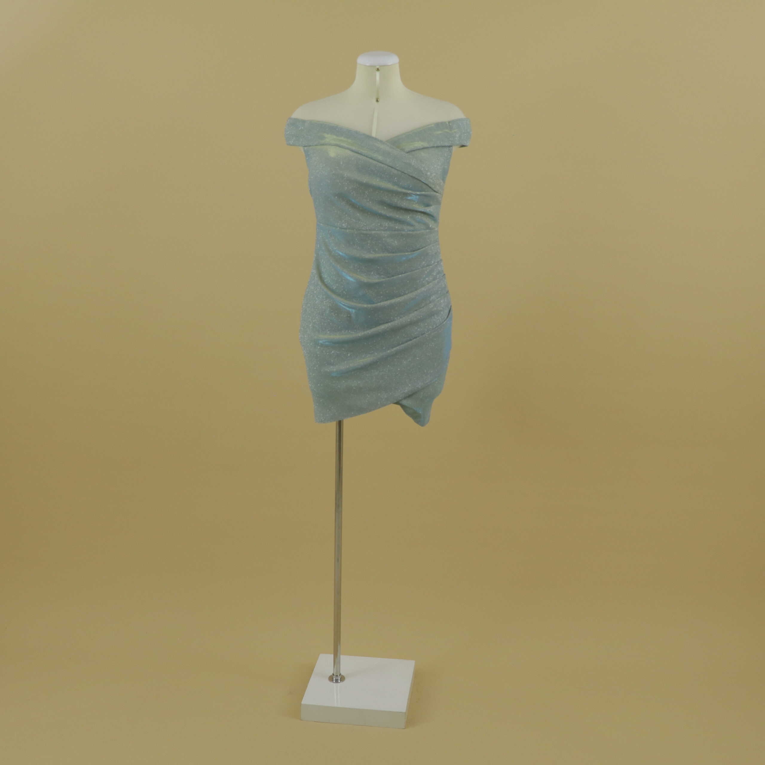 Vestido tela tornasolada corte sirena color verde cemento - Nora