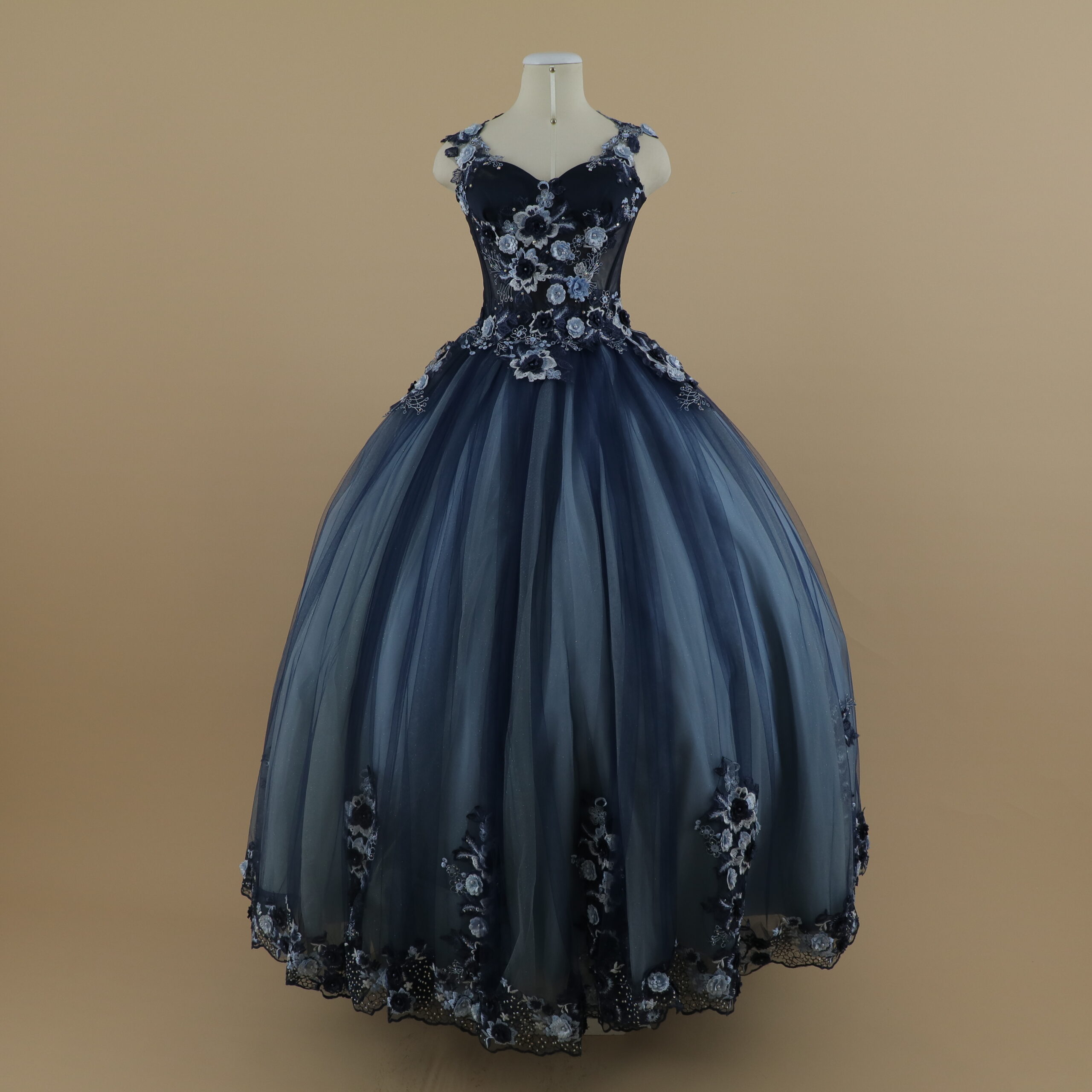vestido 15 años escote corazón falda grande de 4 capas corte virreinato color azul noche y celeste - Nérida vestido 15 años escote corazón falda grande de 4 capas corte virreinato color azul noche y celeste - Nérida