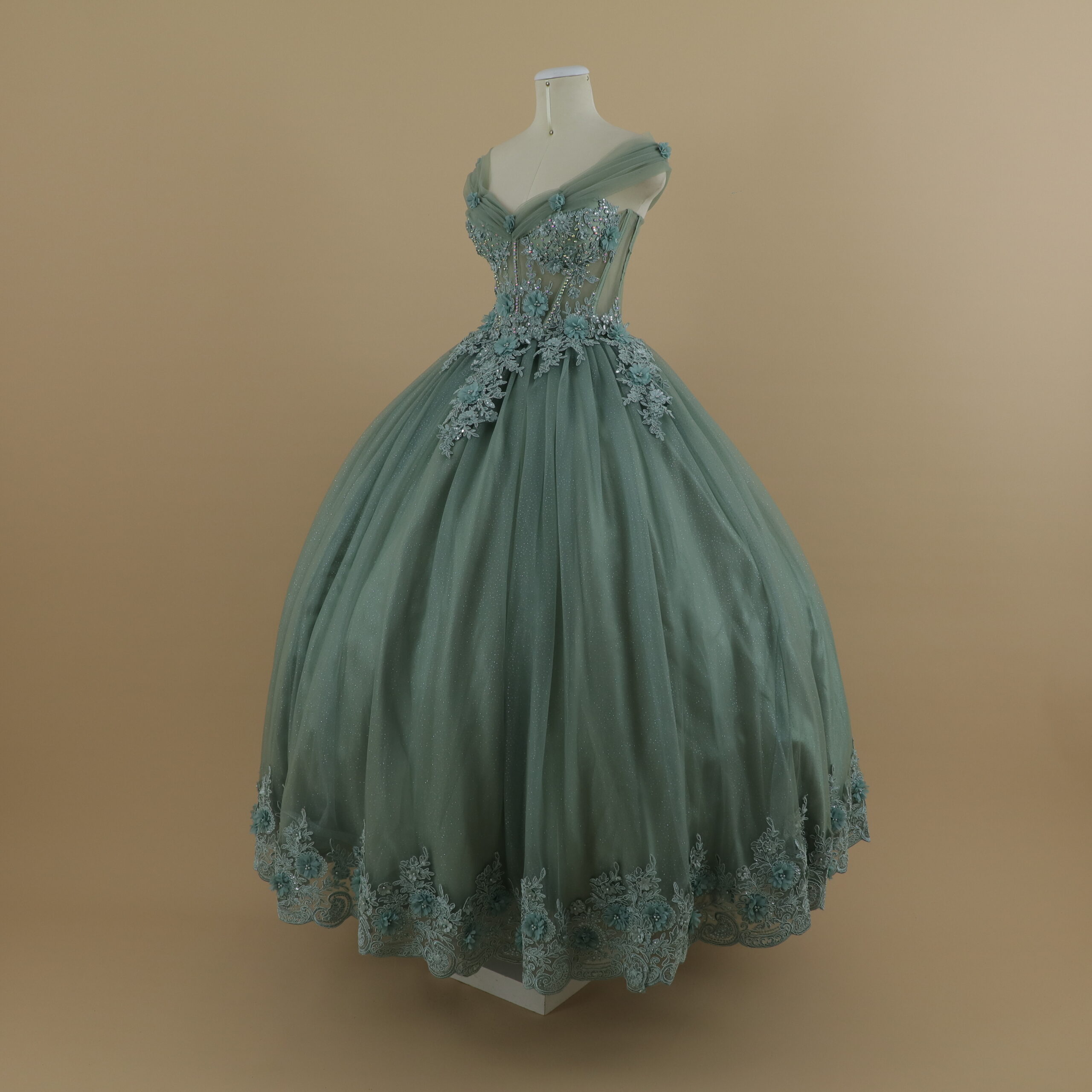 vestido para celebrar quince años con capa tul brillante y pedrería encajes en 3d y varillas saten verde cemento - Johana vestido para celebrar quince años con capa tul brillante y pedrería encajes en 3d y varillas saten verde cemento - Johana