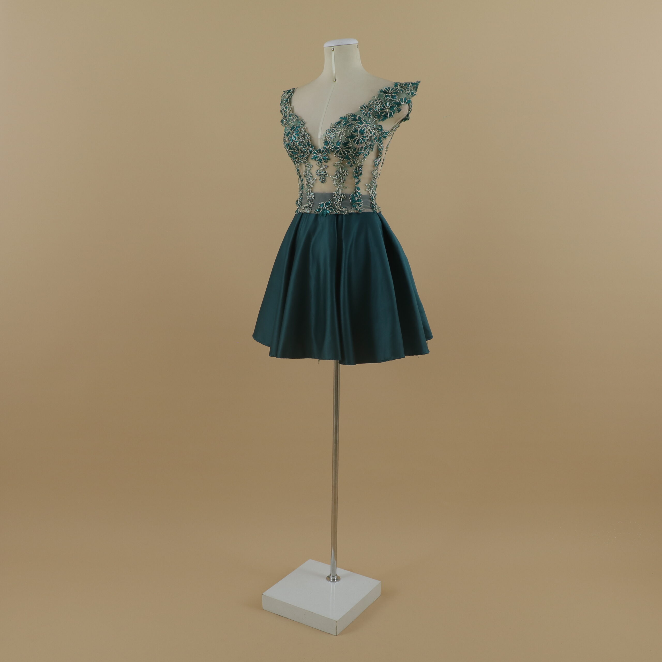 vestido para fiesta de quinceaños color verde botella tela razo falda pequeña caida en tablones - Aveline vestido para fiesta de quinceaños color verde botella tela razo falda pequeña caida en tablones - Aveline