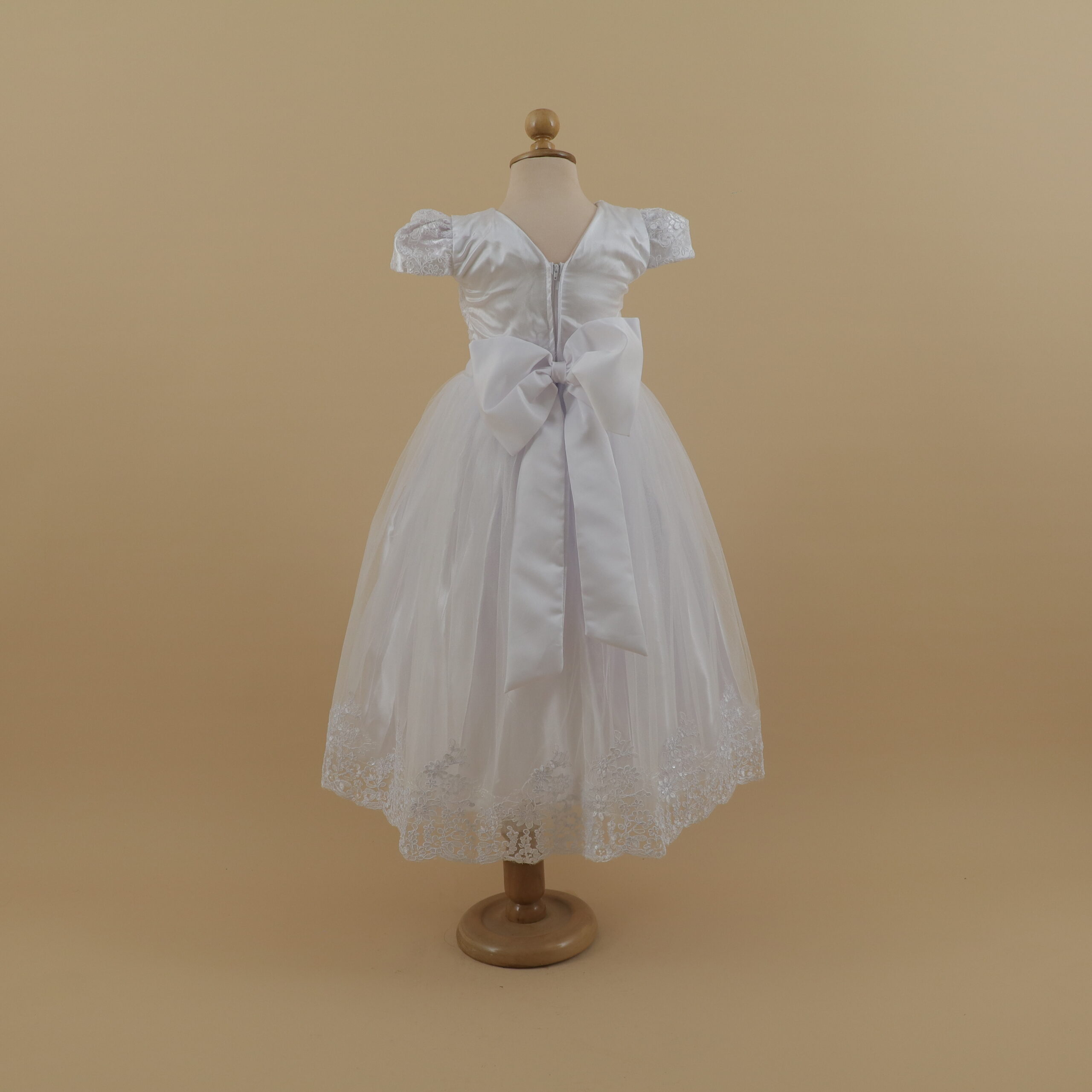 vestido para niñas color blanco moderno con flores en 3d con cierre y lazo posterior - Raquel