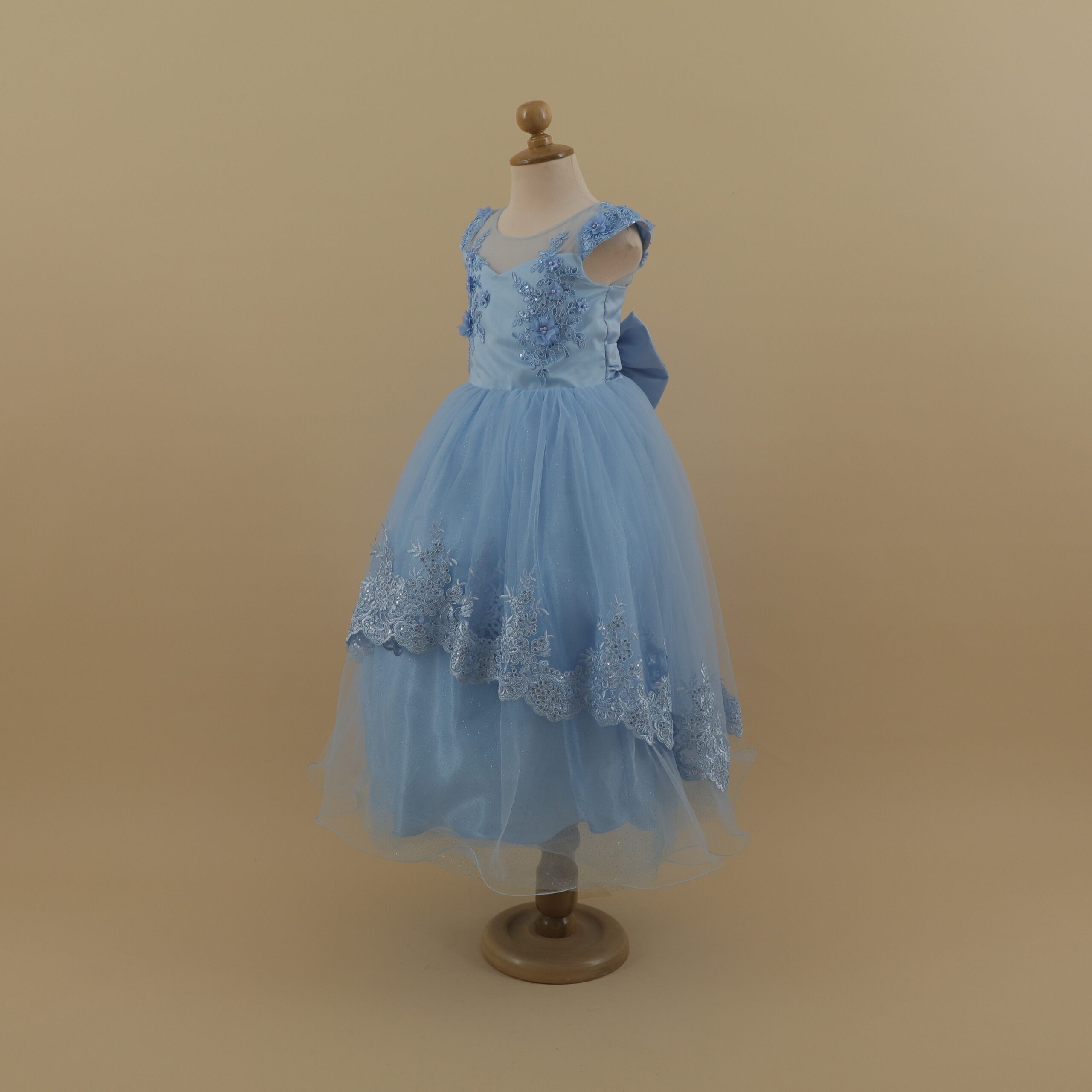 vestido para niñas color celeste tela con encajes tul y saten - Antonella vestido para niñas color celeste tela con encajes tul y saten - Antonella