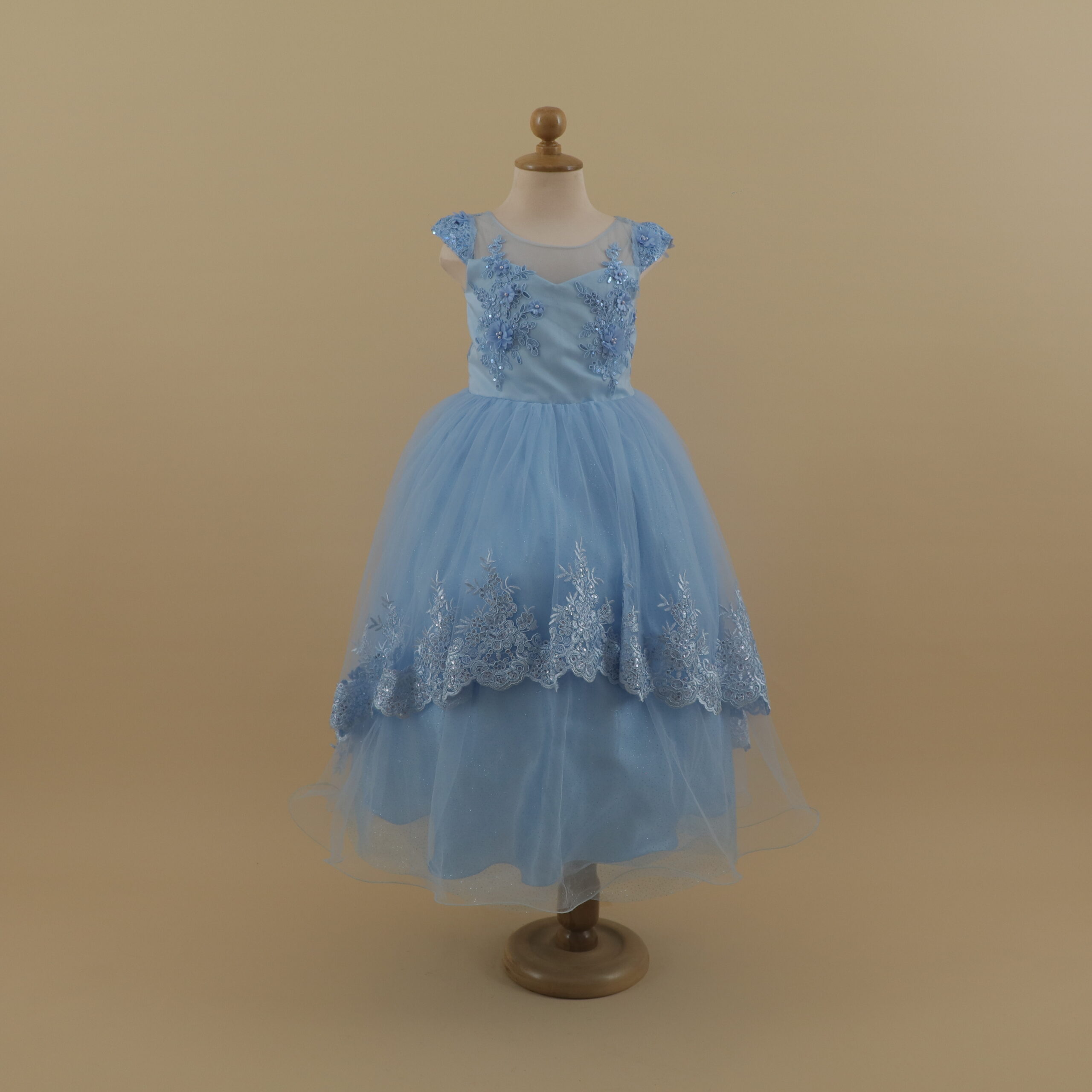 vestido para niñas color celeste tela con encajes tul y saten caida princesa - Antonella vestido para niñas color celeste tela con encajes tul y saten caida princesa - Antonella