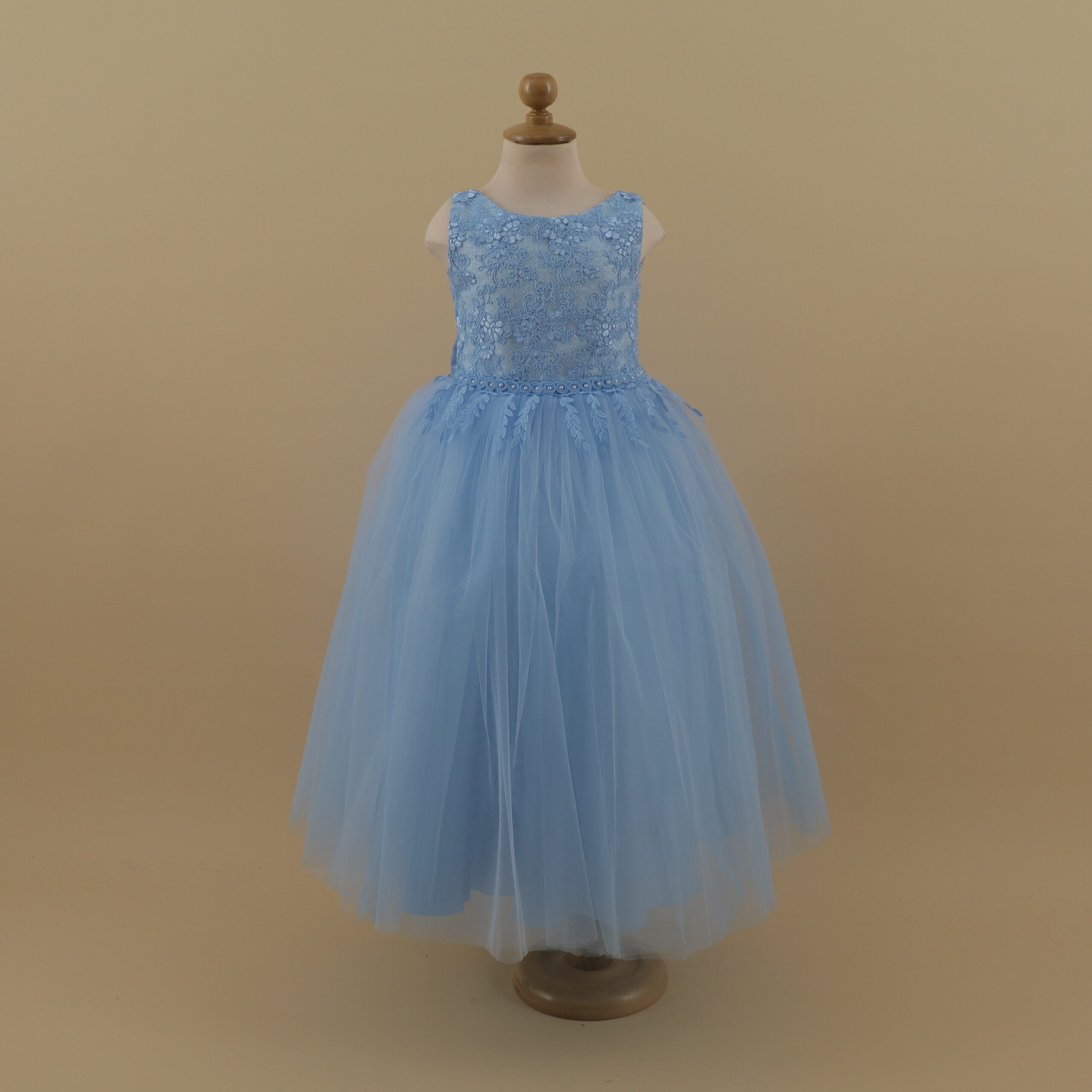vestido para niñas tela satén con pecho full encajes escote redondo color celeste - Alba vestido para niñas tela satén con pecho full encajes escote redondo color celeste - Alba