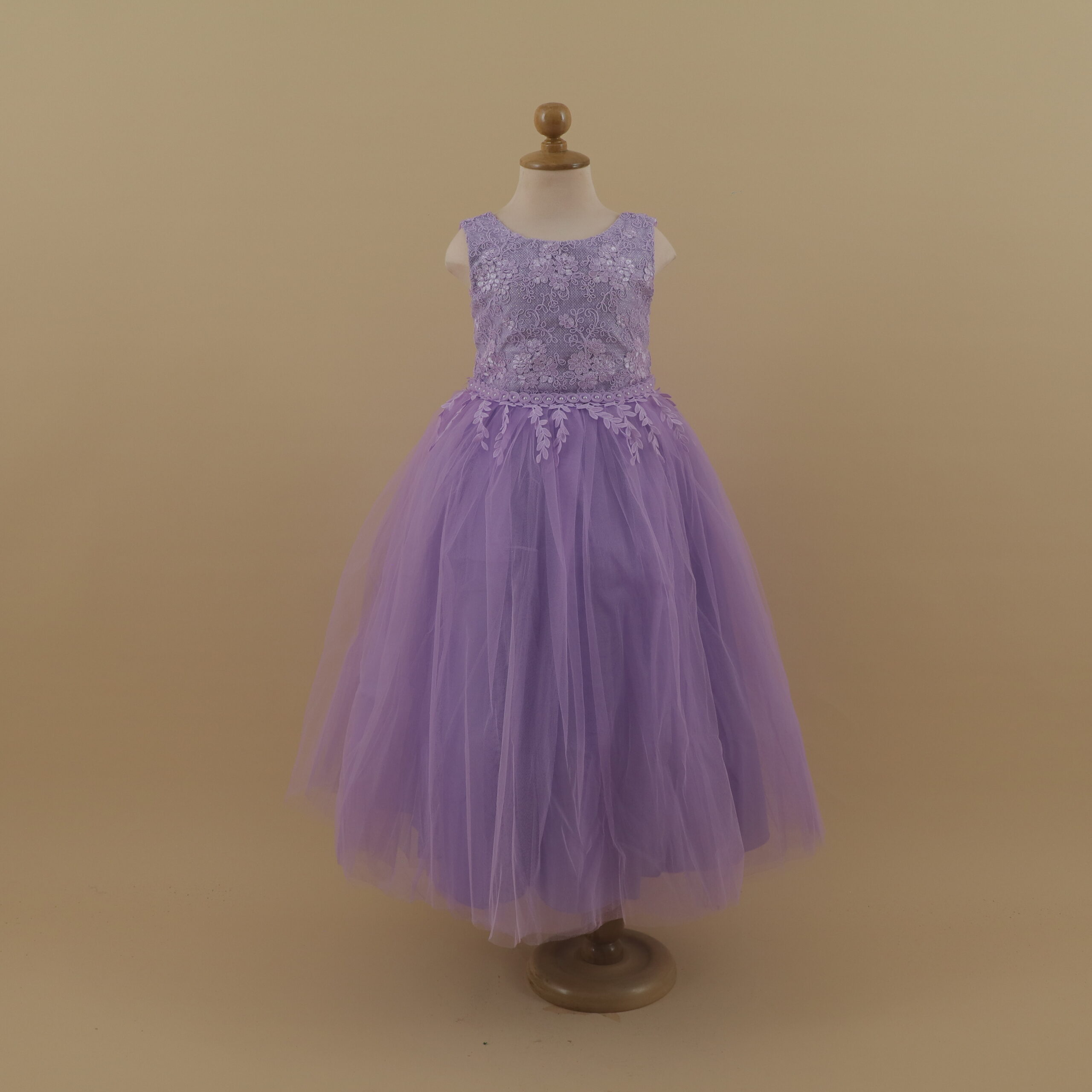 vestido para niñas tela satén con pecho full encajes escote redondo color lila - Alba vestido para niñas tela satén con pecho full encajes escote redondo color lila - Alba