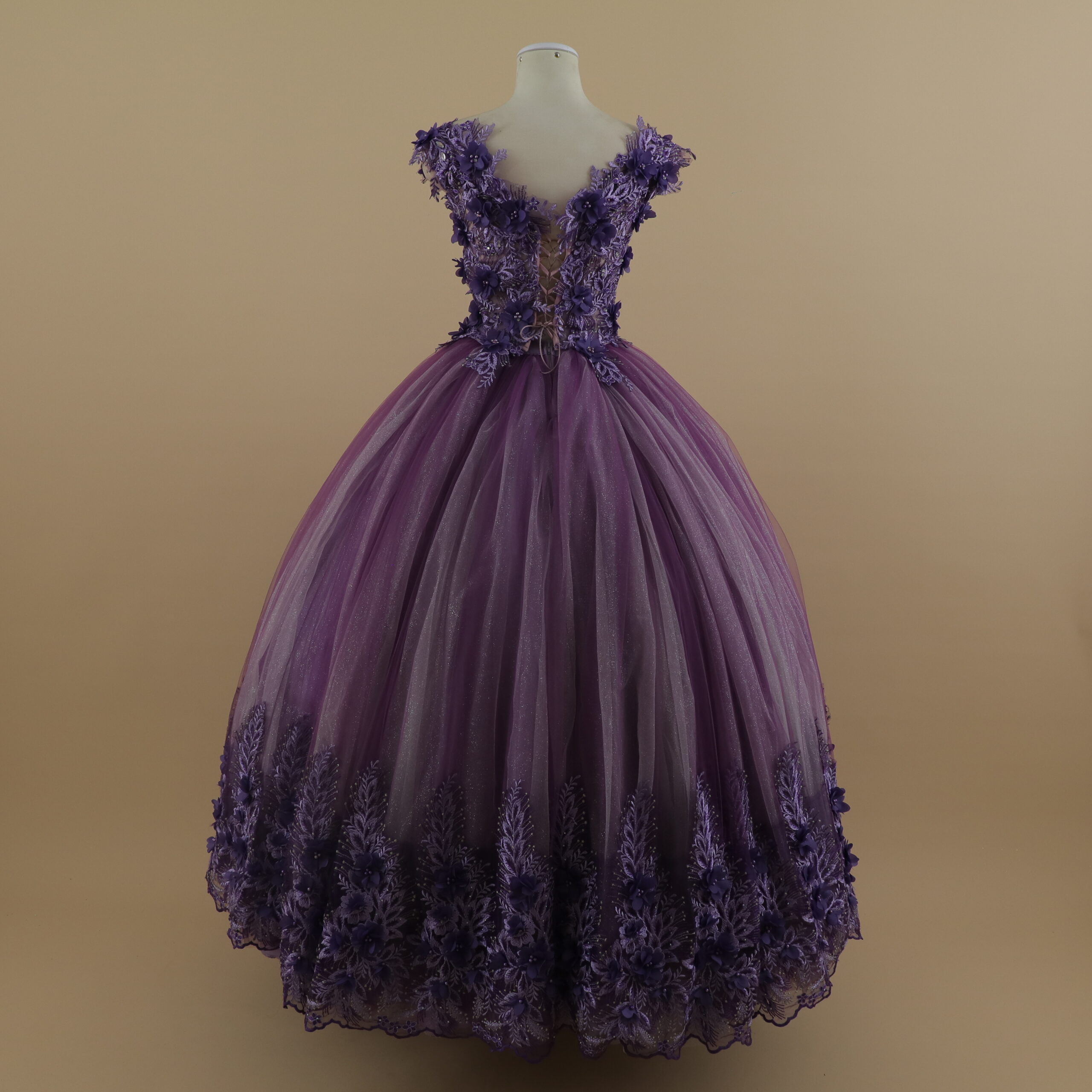 vestido para quinceaños color morado tela razo con corset - Amalthea