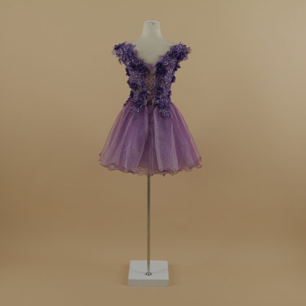 vestido para quinceaños color morado tela razo falda corta de 5 capas con cierre - Amalthea