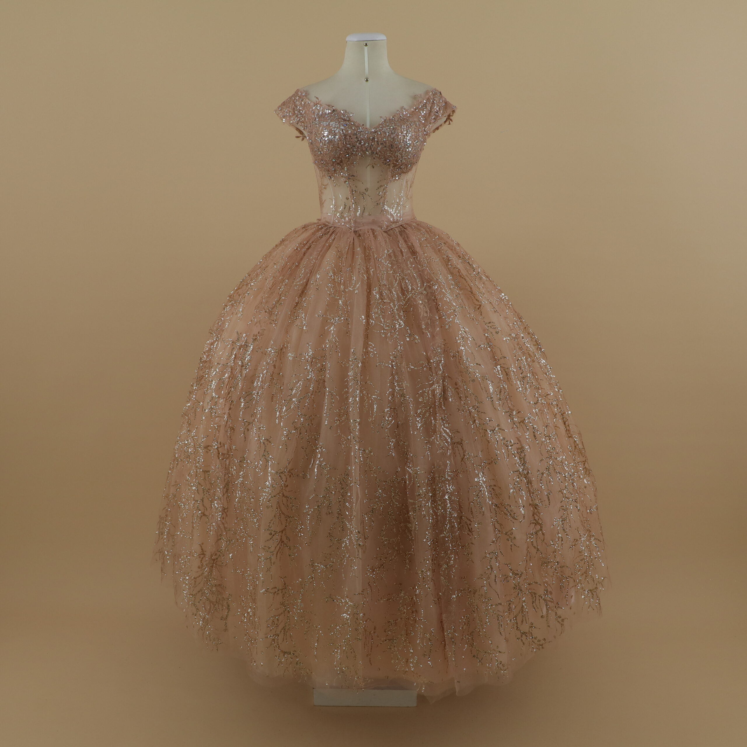vestido para quinceaños color nude falda grande 4 capas corte mundo - Thais vestido para quinceaños color nude falda grande 4 capas corte mundo - Thais