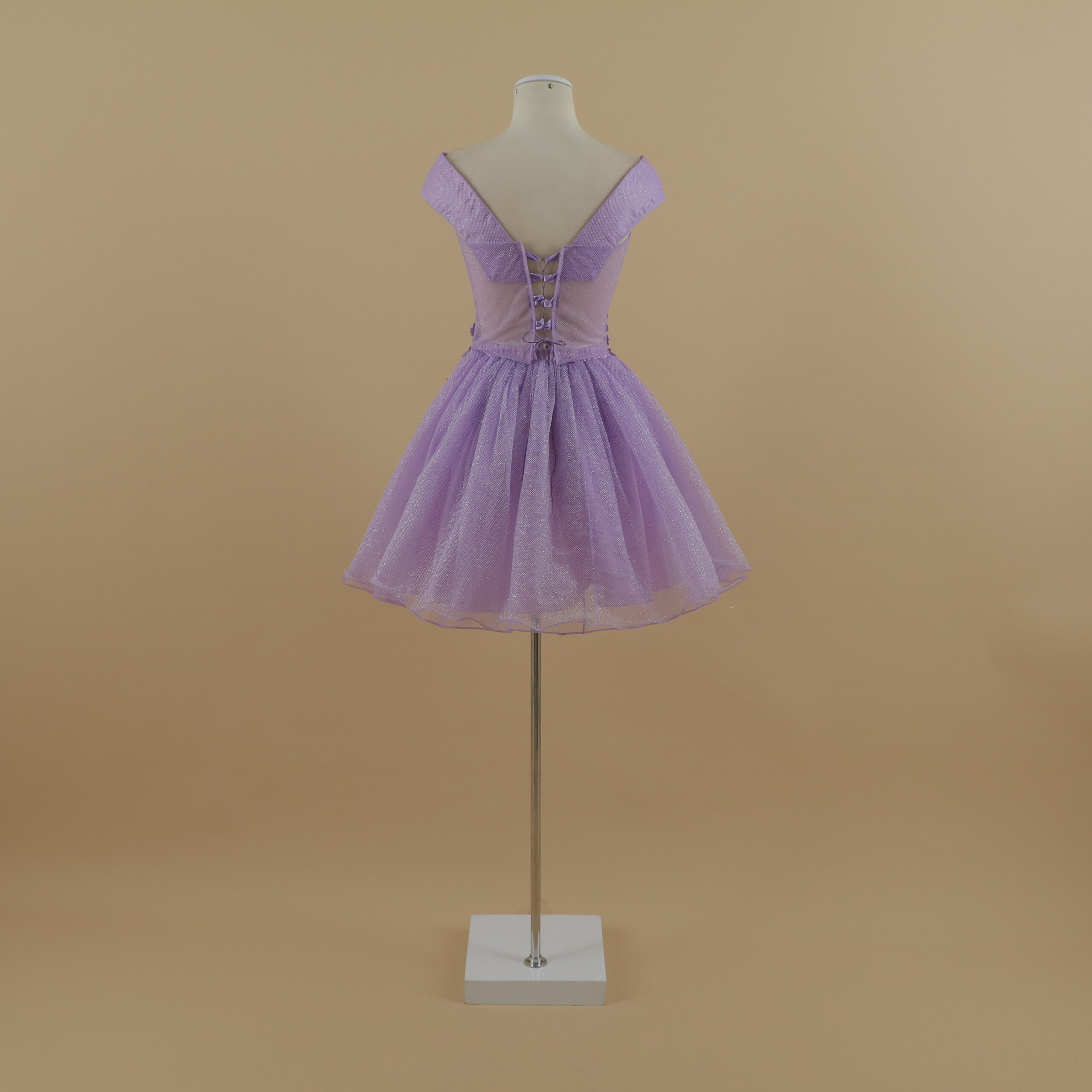 vestido para quinceaños lila tela satén con pedrería encajes 3d falda pequeña de 2 capas corte campana con cierre - Yolanda