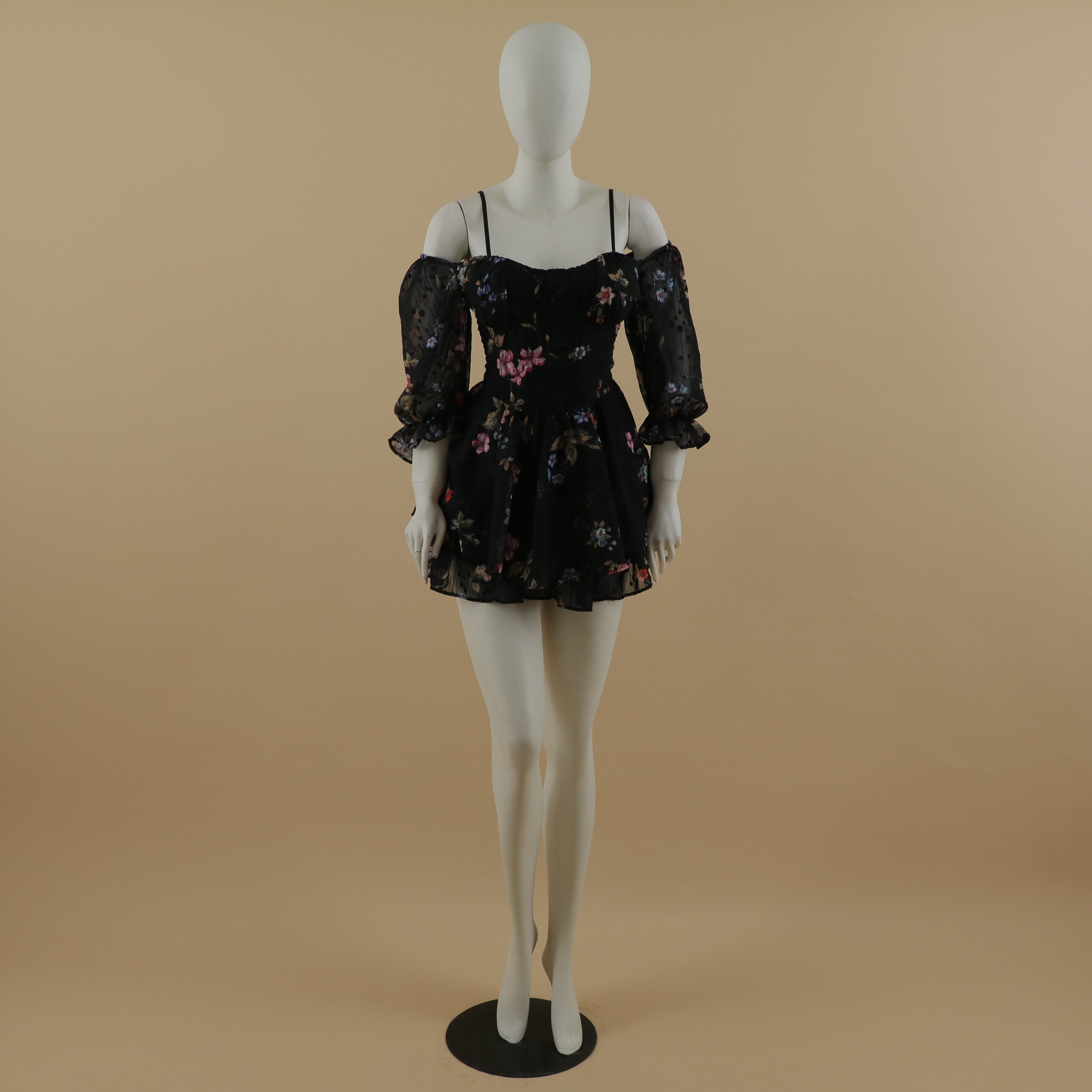 vestido tela gasa estampada caida corte campana color negro - Olinda