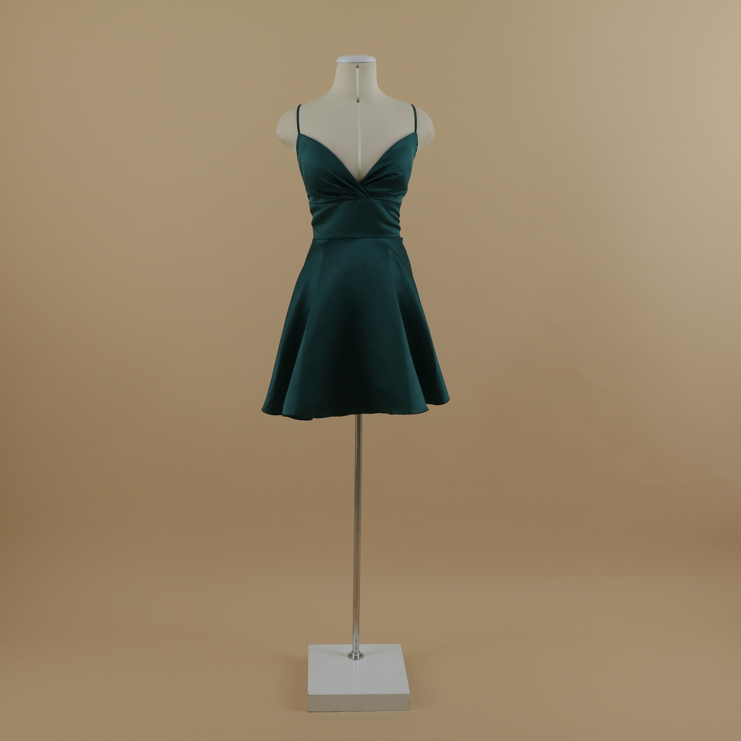 vestido tela razo escote v drapeado caida campana color verde botella - Naomi vestido tela razo escote v drapeado caida campana color verde botella - Naomi