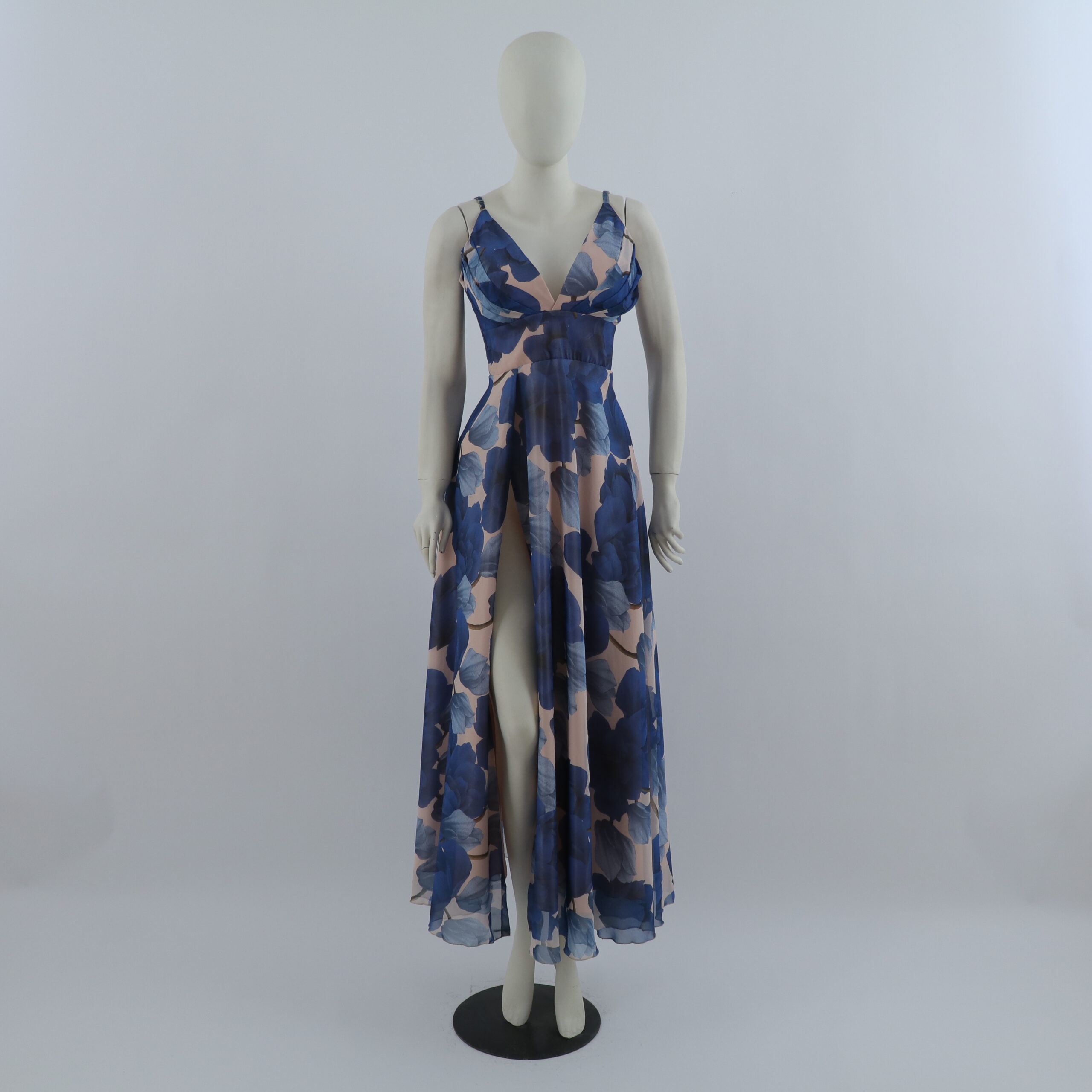 vestido tela gasa estampada corte princesa color azul eléctrico - Bárbara vestido tela gasa estampada corte princesa color azul eléctrico - Bárbara