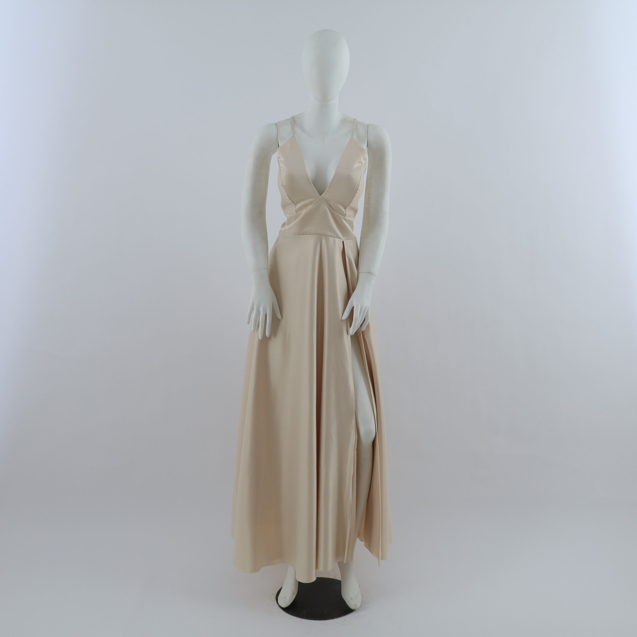 vestido tela podesua gruesa cintura modelo corona color nude - Amanda vestido tela podesua gruesa cintura modelo corona color nude - Amanda