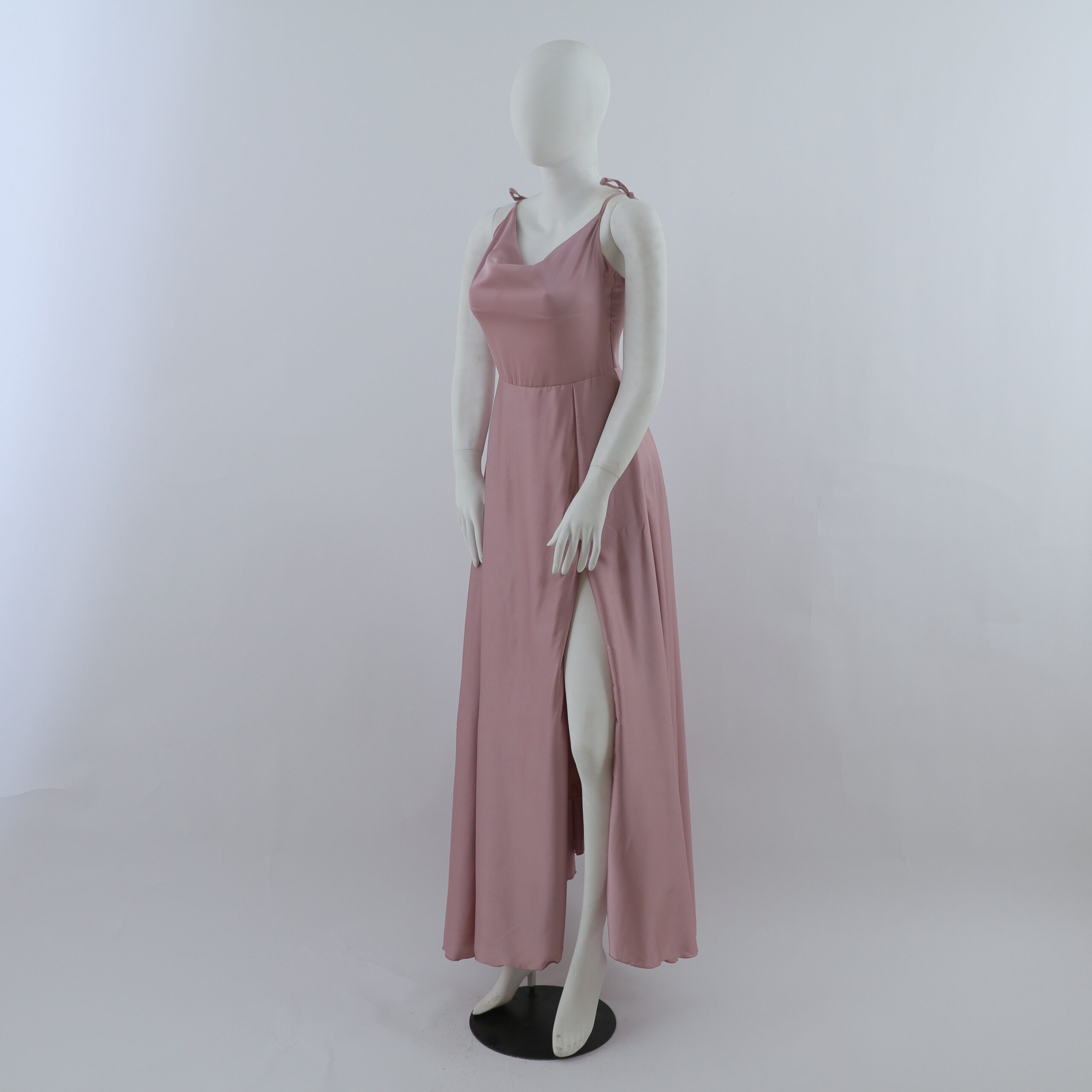 vestido tela saten corte princesa color palo rosa - Claudia vestido tela saten corte princesa color palo rosa - Claudia