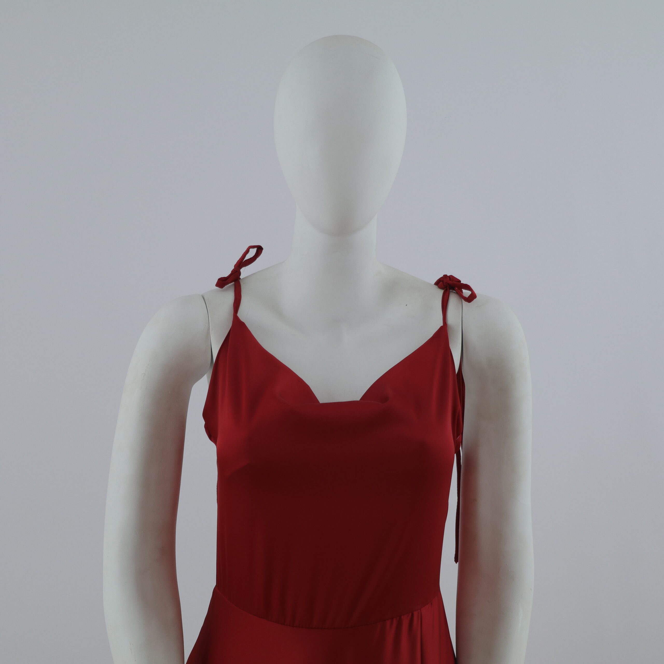 vestido tela saten escote drapeado color vino - Claudia vestido tela saten escote drapeado color vino - Claudia