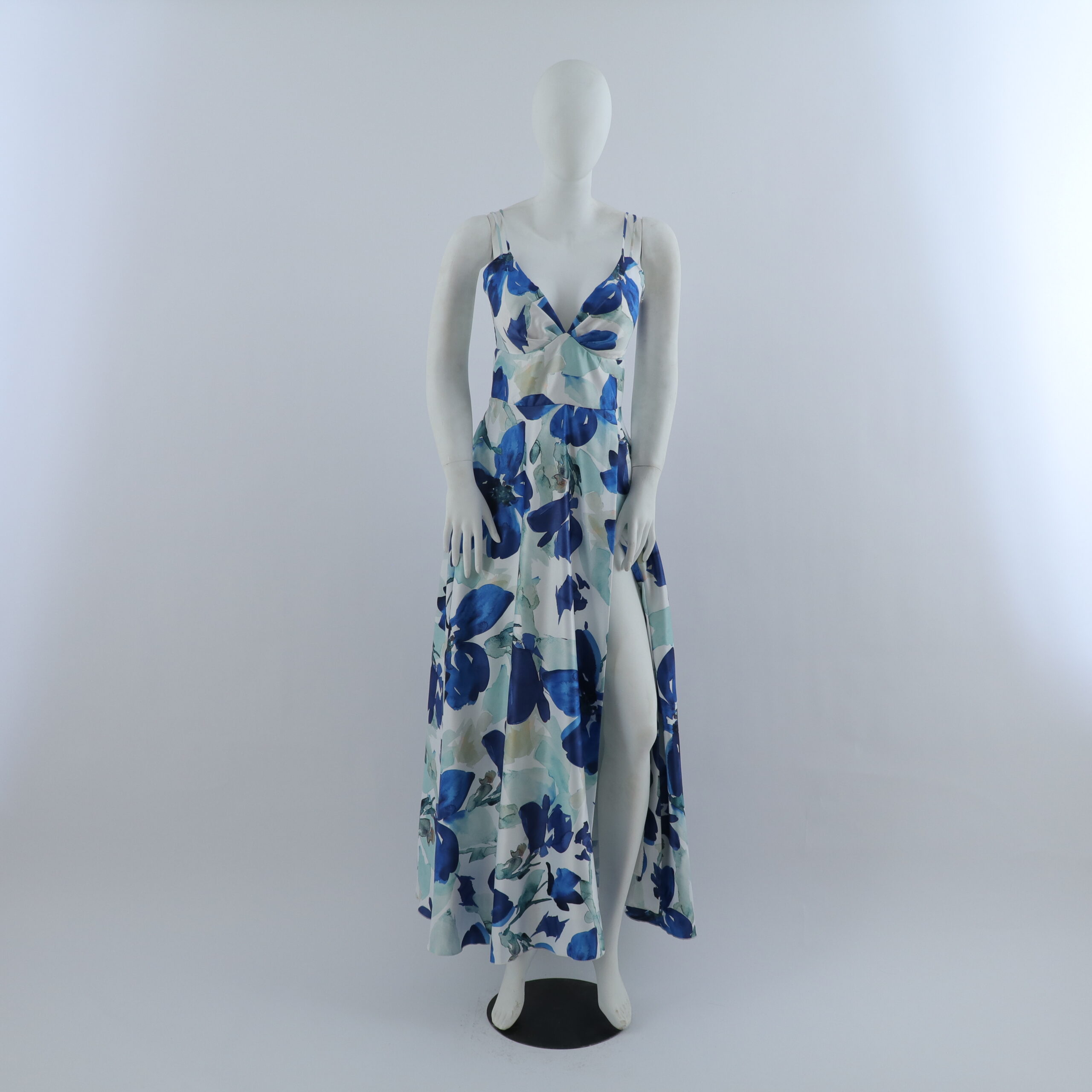 vestido tela seda rígida caida linea A color azul eléctrico - Betsabé