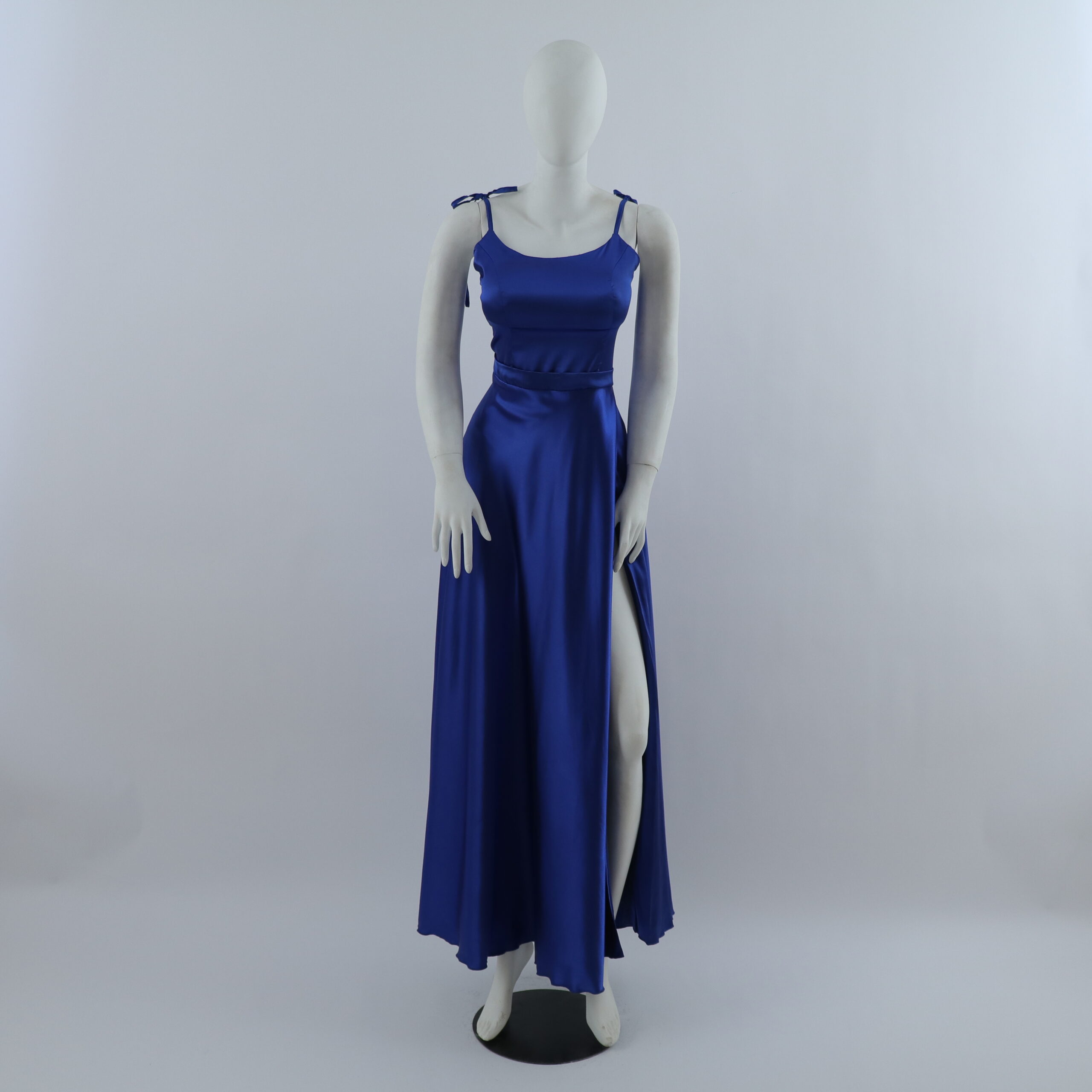 vestido tela seda rígida tiras moldeables color azul eléctrico - Atira vestido tela seda rígida tiras moldeables color azul eléctrico - Atira