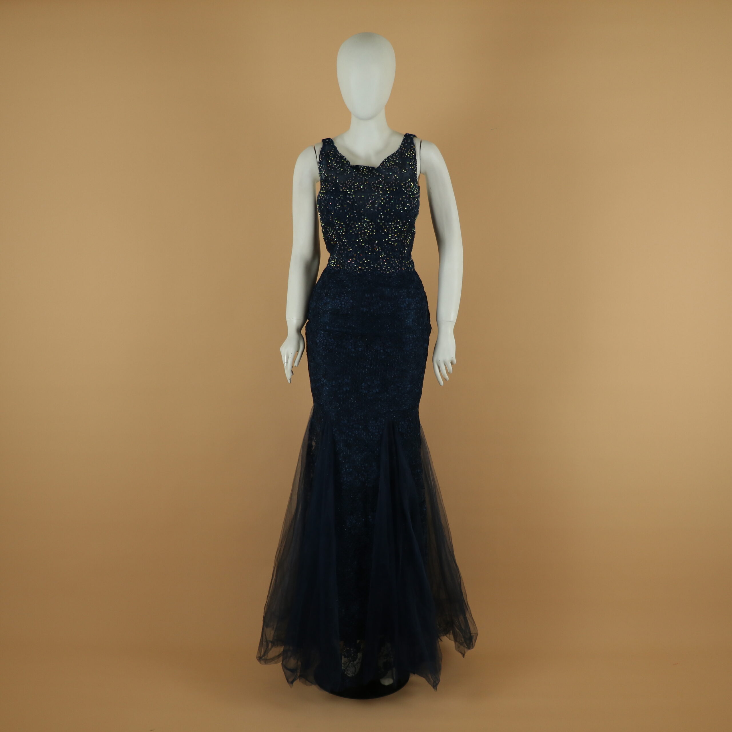 vestido tela strech tul ilusión y encajes corte sirena color azul noche - Ginebra