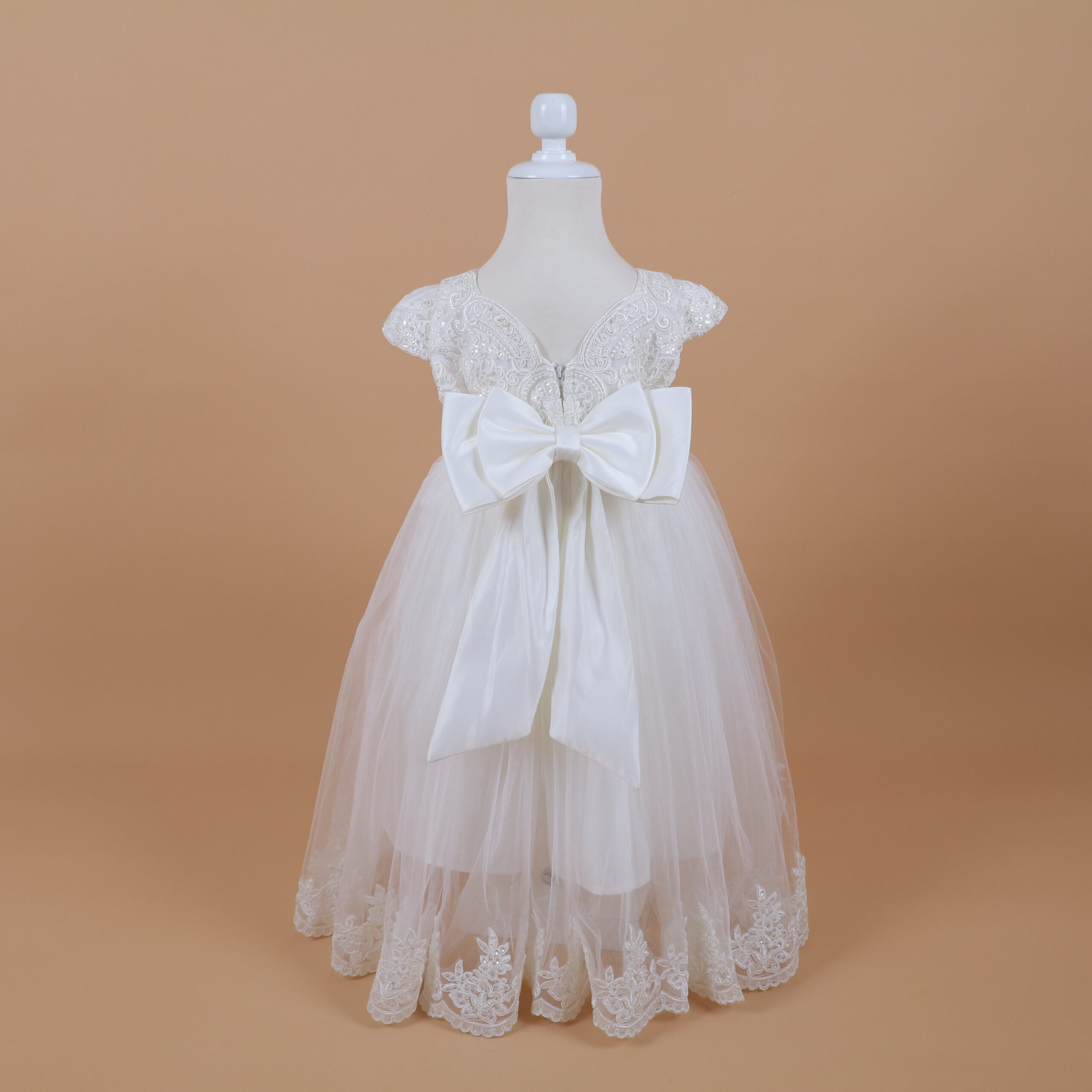 vestido para niñas tela podesua con cierre y lazo color ivory - Lucianita