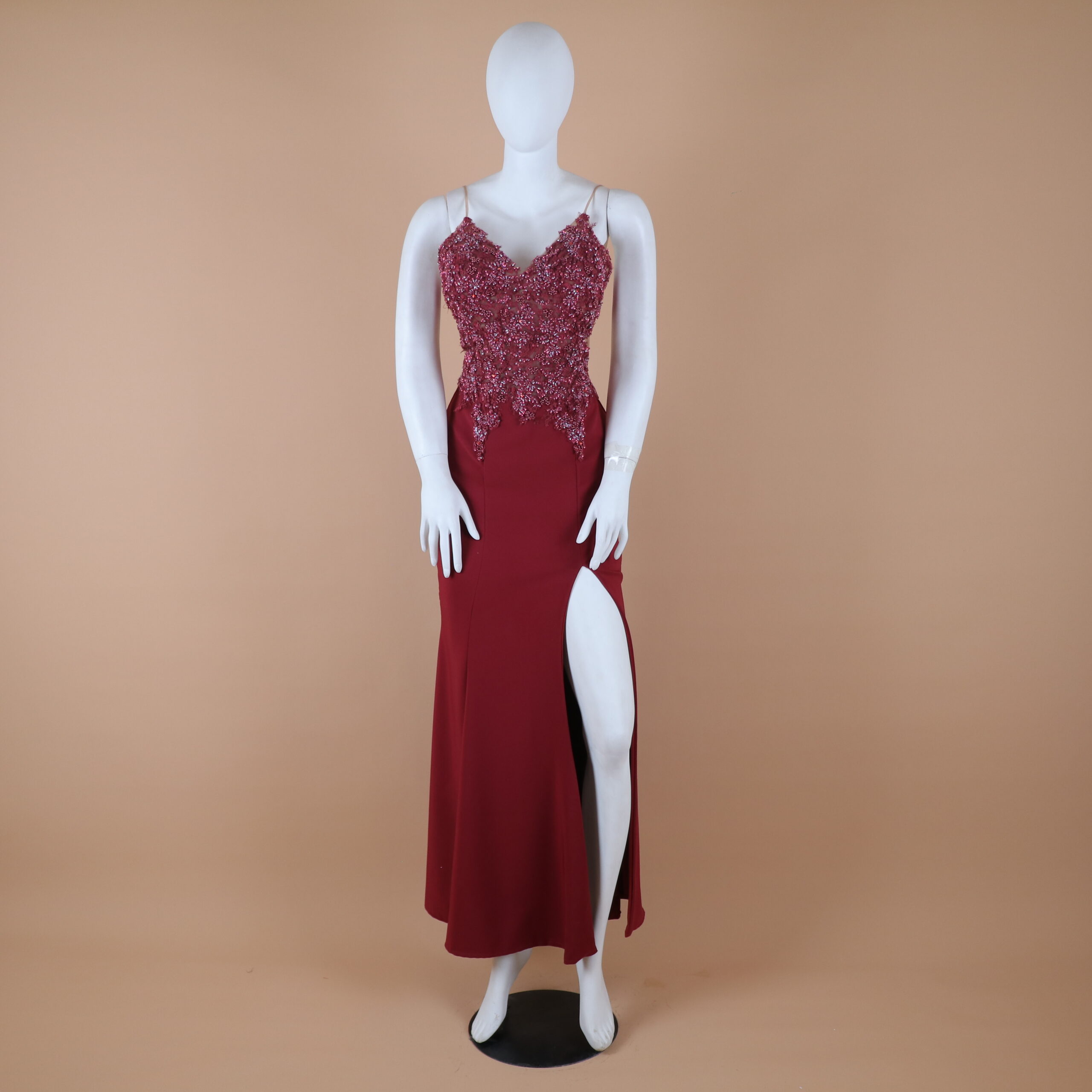vestido tela scuba con abertura desde el muslo - color vino - Harriet vestido tela scuba con abertura desde el muslo - color vino - Harriet
