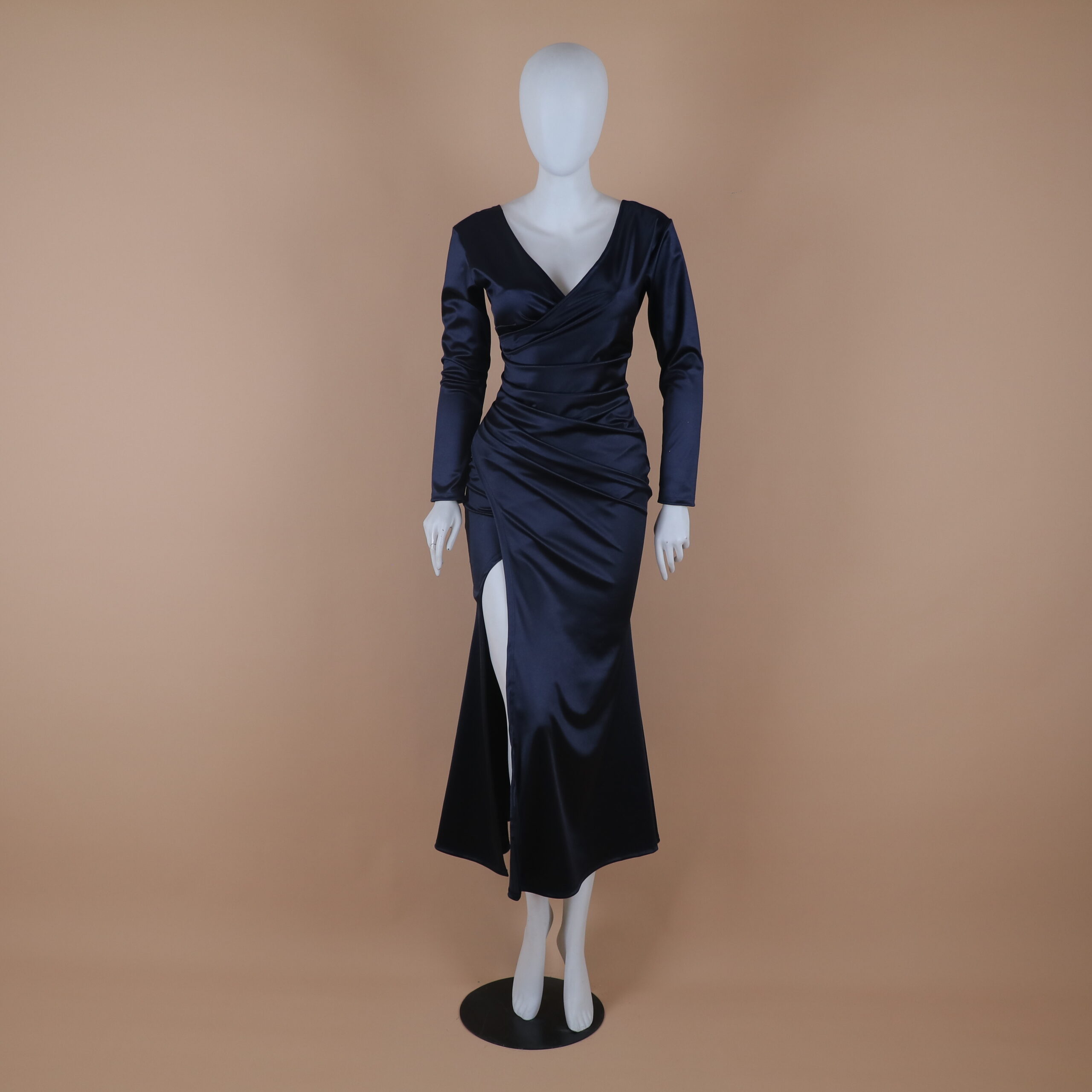 vestido tela saten cintura drapeada color azul noche - Catherine vestido tela saten cintura drapeada color azul noche - Catherine