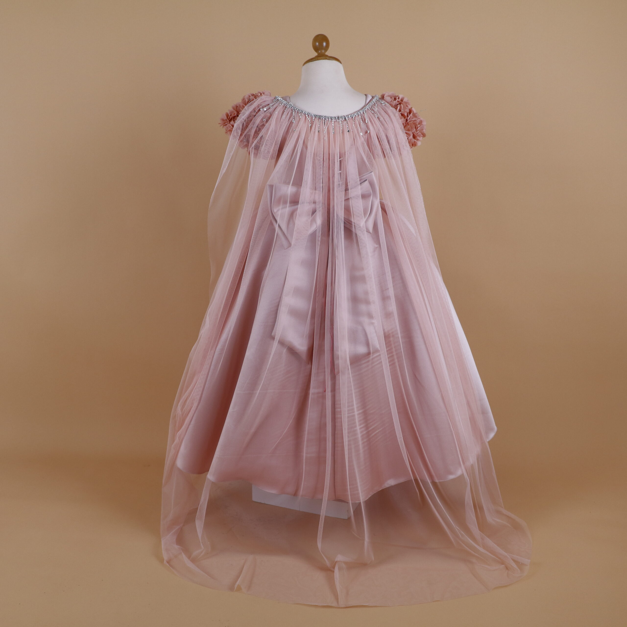 Vestido niñas tela podesua con capa desmontable color rosa nude - Estrella