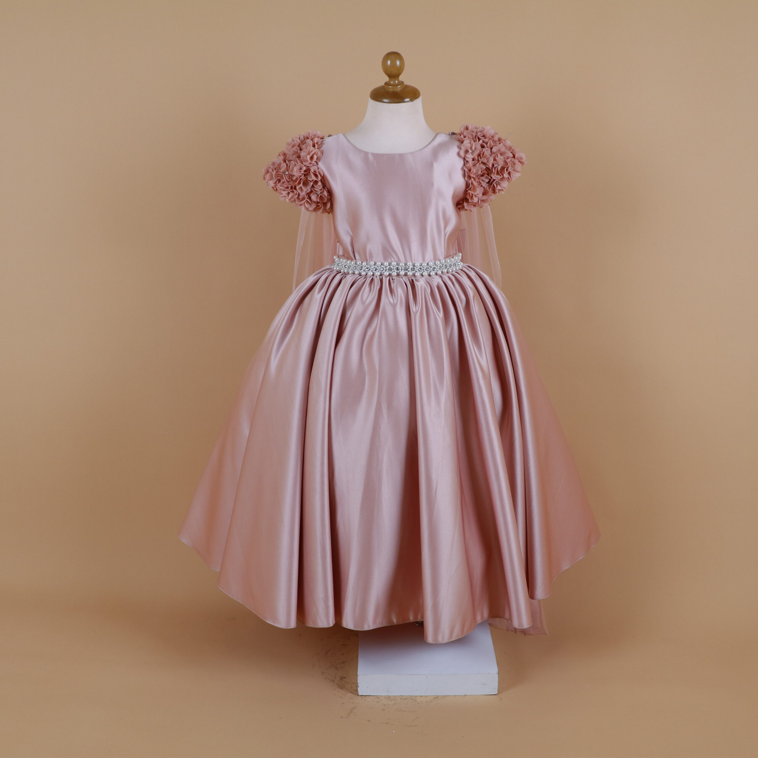 Vestido niñas tela podesua manga corta con detalle de flores color rosa nude - Estrella