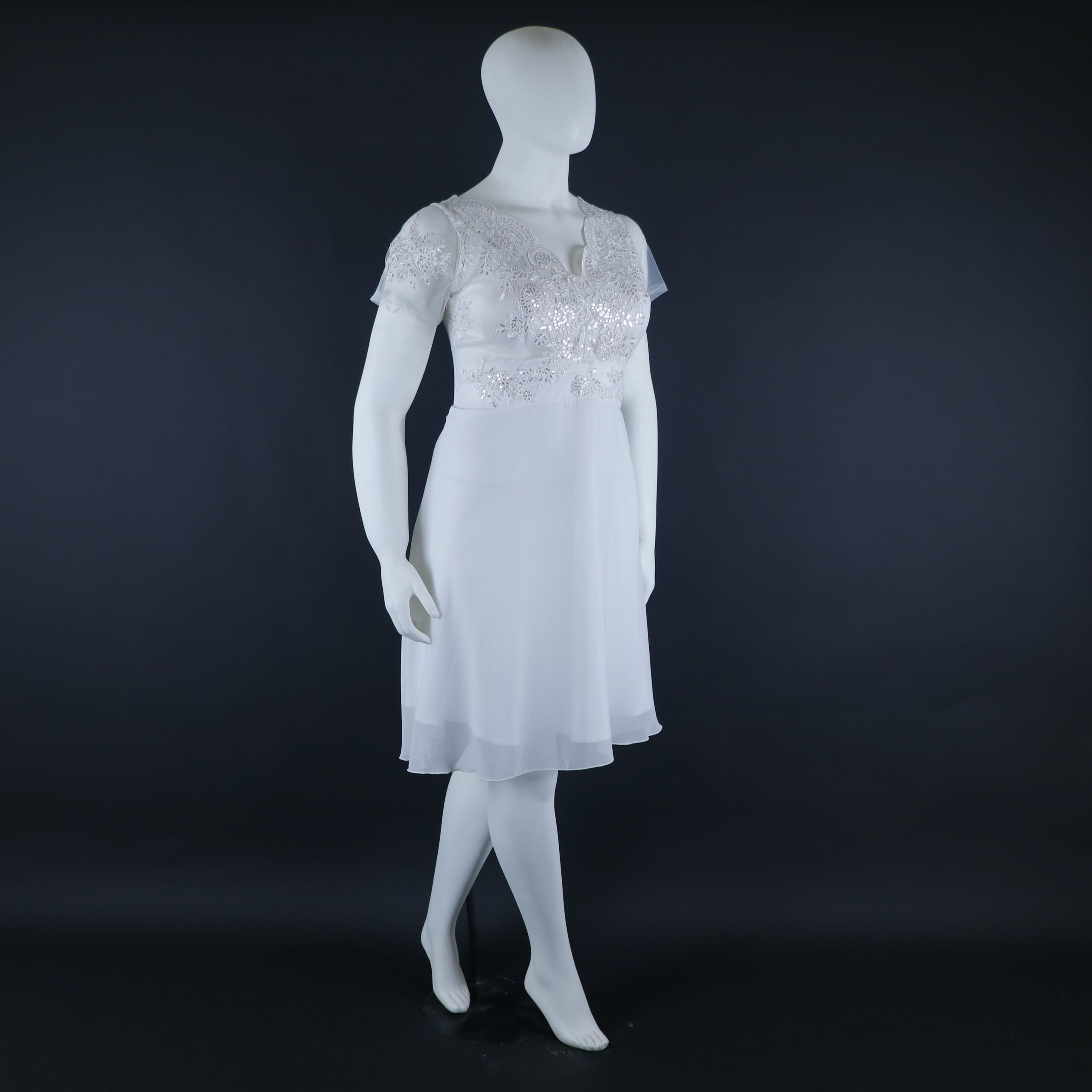 Vestido novias XXL corte en líinea A color blanco - Michelle Novias