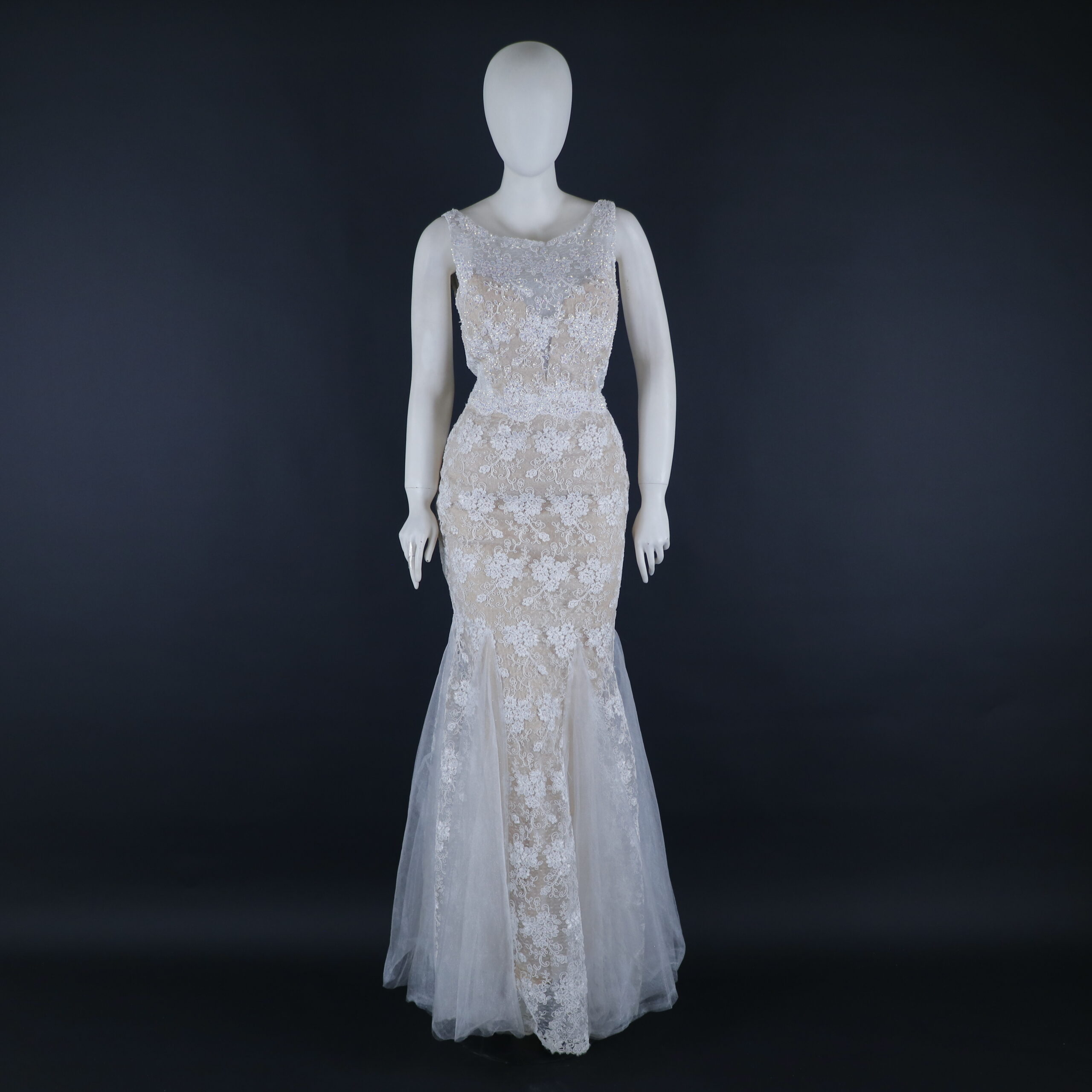 Vestido novias tela stretch corpiño ajustado color beige - Ginebra Novias