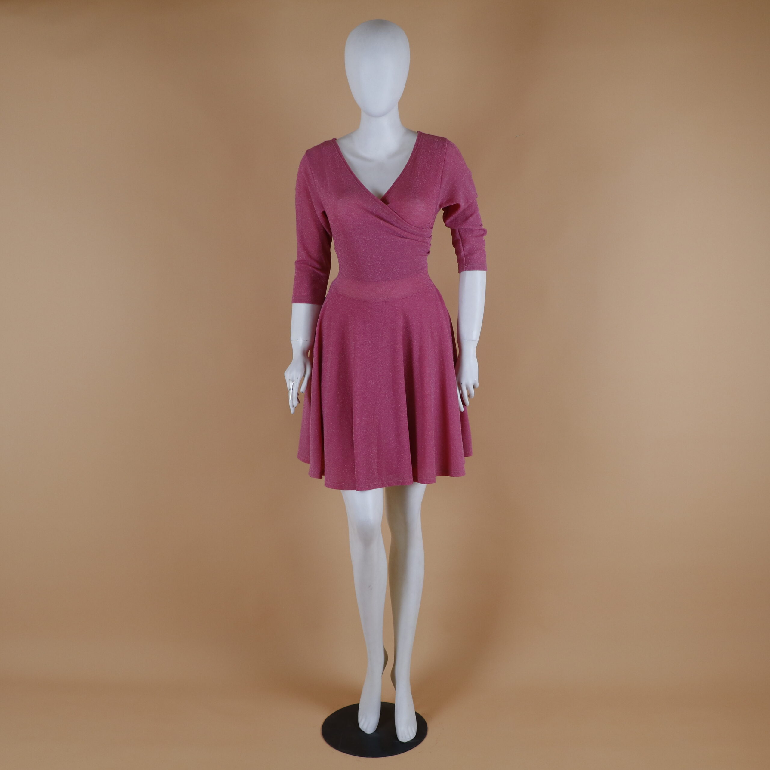 Vestido tela lame escote v cruzado corte a color palo rosa - Nicolle Vestido tela lame escote v cruzado corte a color palo rosa - Nicolle