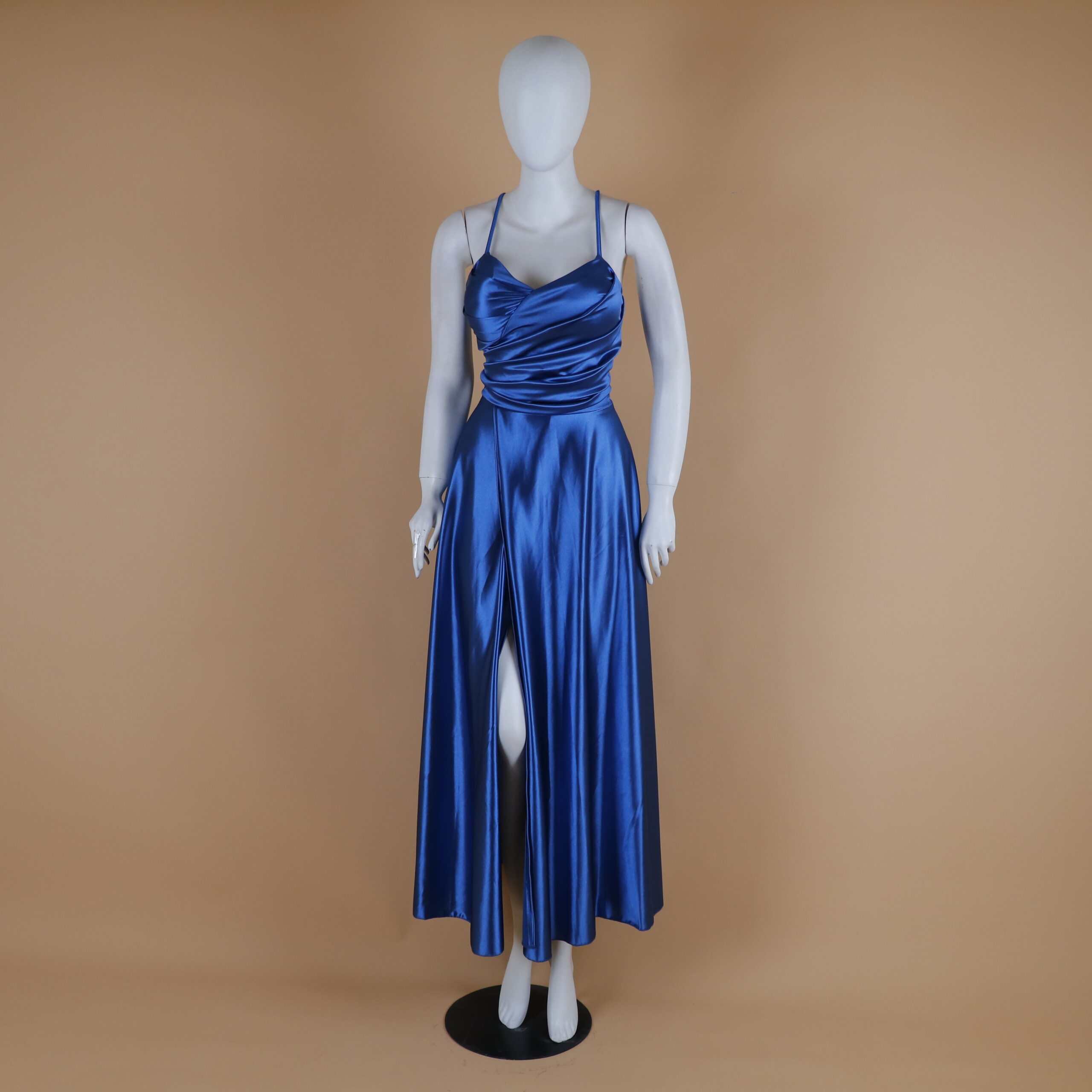 Vestido tela saten manga acero con spaghetti straps color azul acero - Itzel