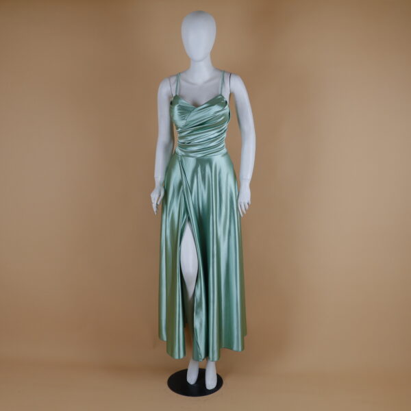 Vestido tela saten manga acero con spaghetti straps color verde olivo - Itzel