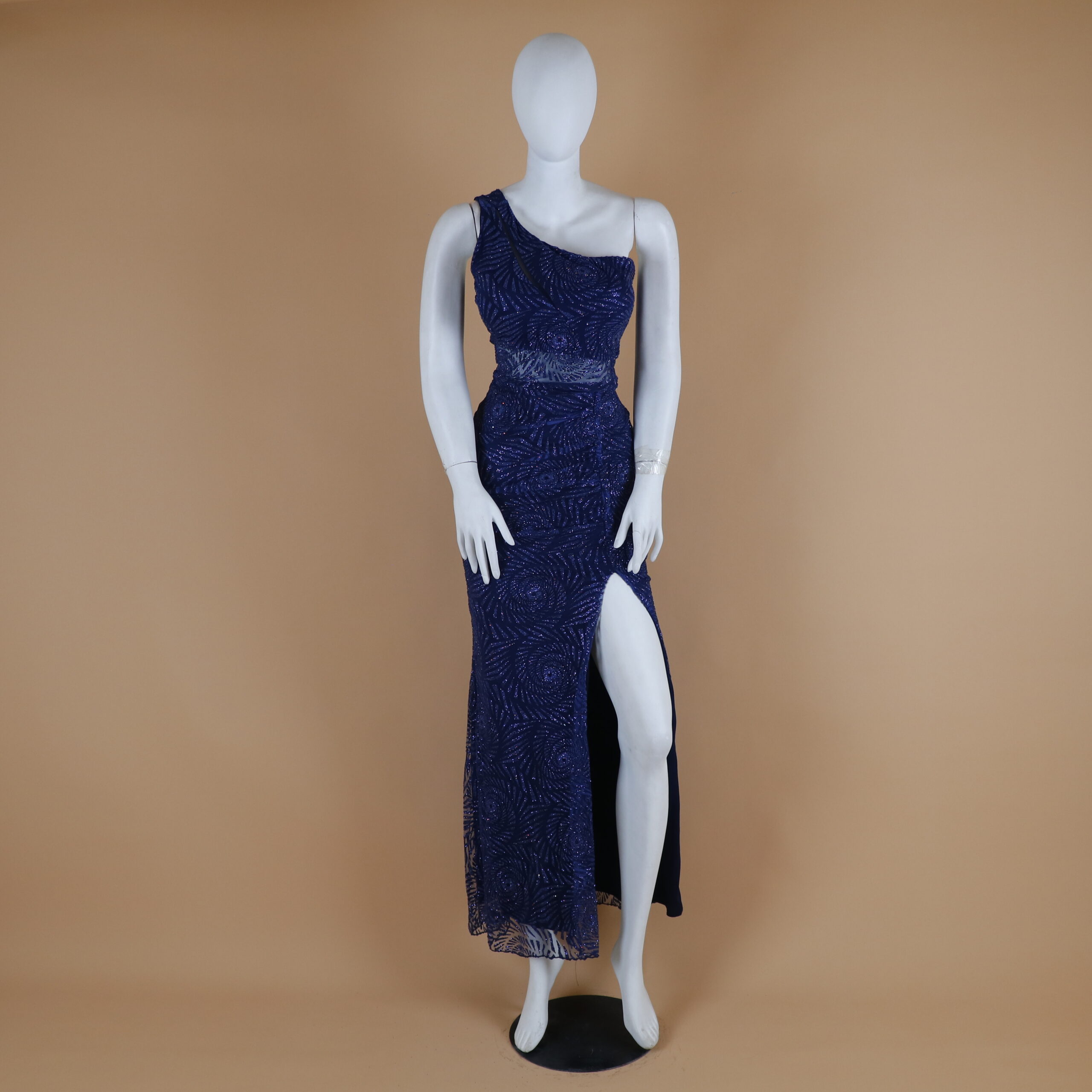 Vestido tela tul escarchada espiral abertura desde el muslo color azul noche - Maritza