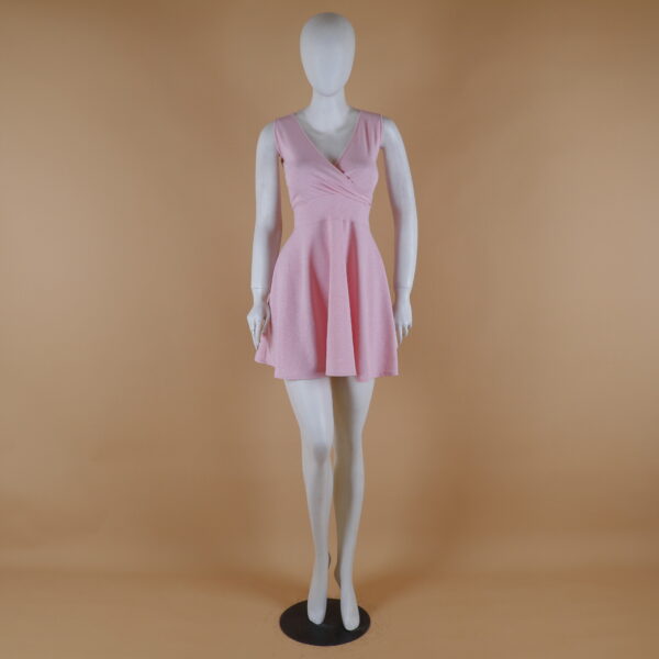 vestido corto en tela scuba escarchada color rosa nude - Carolay