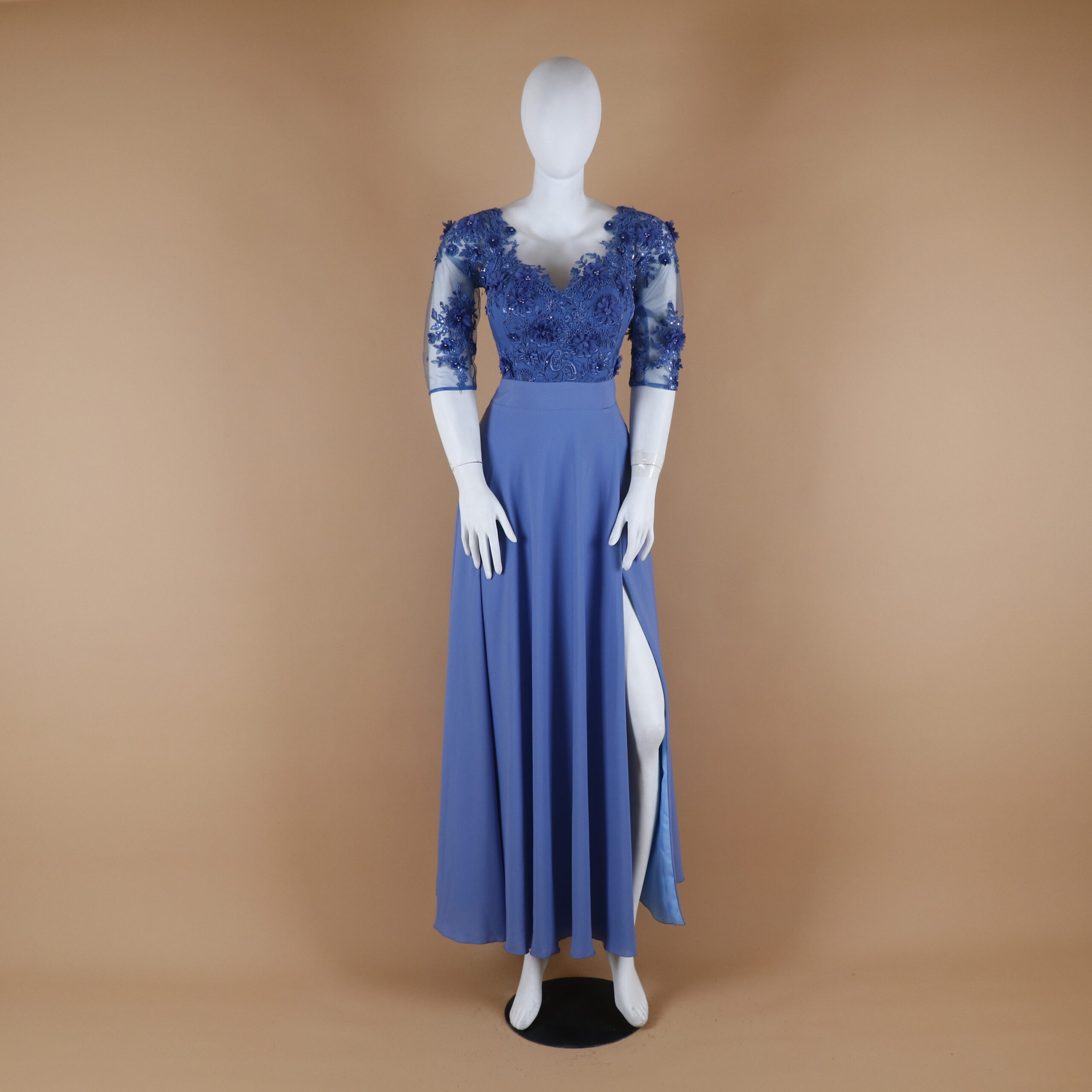 vestido tela gasa americana encajes 3D color azul acero - Alejandra