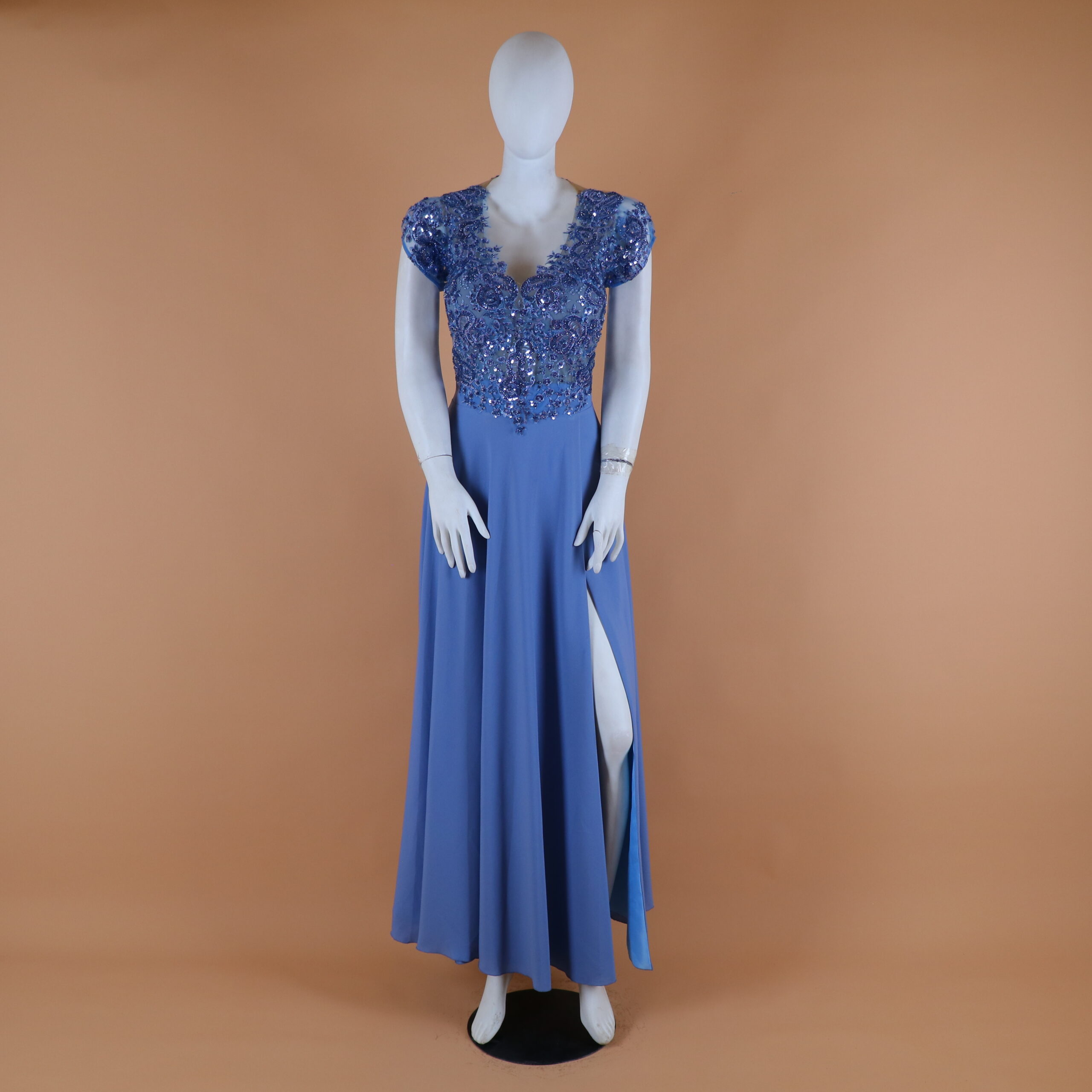 vestido tela gasa con encajes en pedrería caida imperio color azul acero - Gissel vestido tela gasa con encajes en pedrería caida imperio color azul acero - Gissel