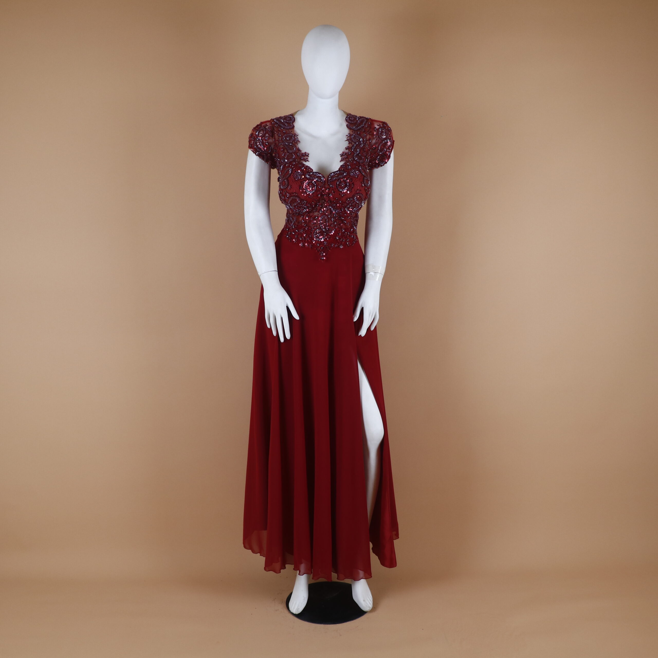 vestido tela gasa con encajes en pedrería caida imperio color vino - Gissel vestido tela gasa con encajes en pedrería caida imperio color vino - Gissel