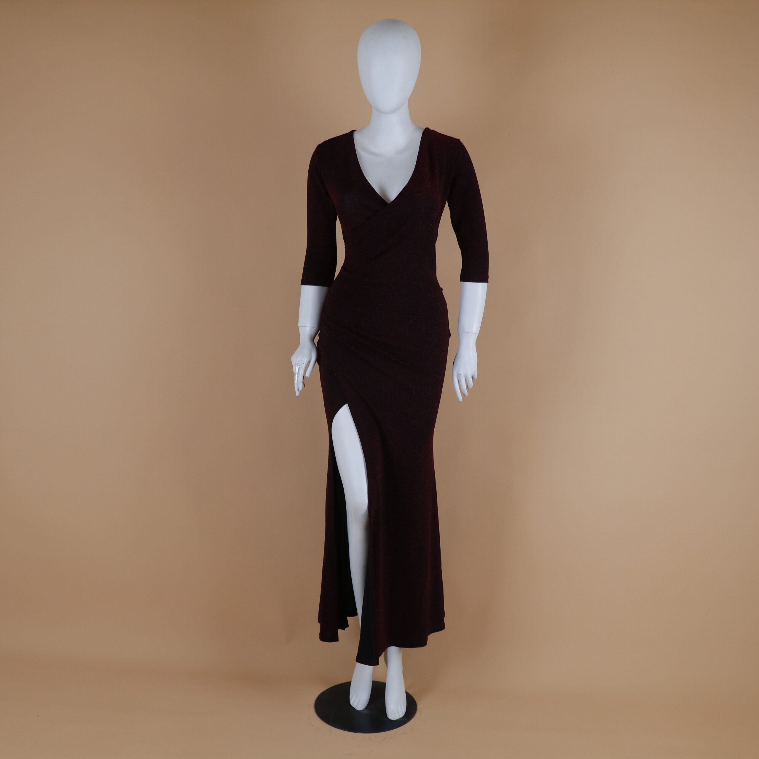 vestido tela lamé cintura drapeada color vino - Isolde