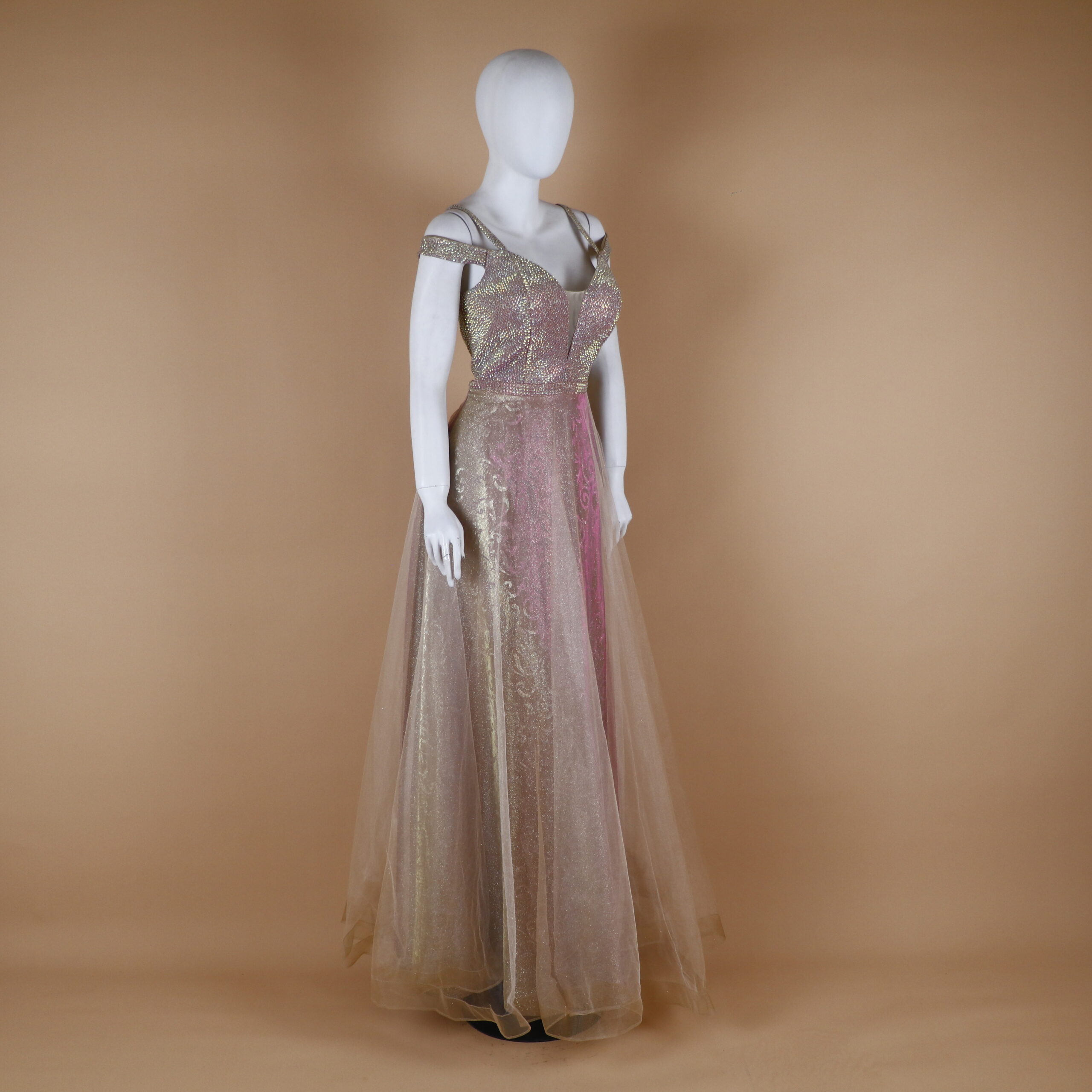 vestido tela tornasol con pedreria en el corpiño color dorado - Ariela