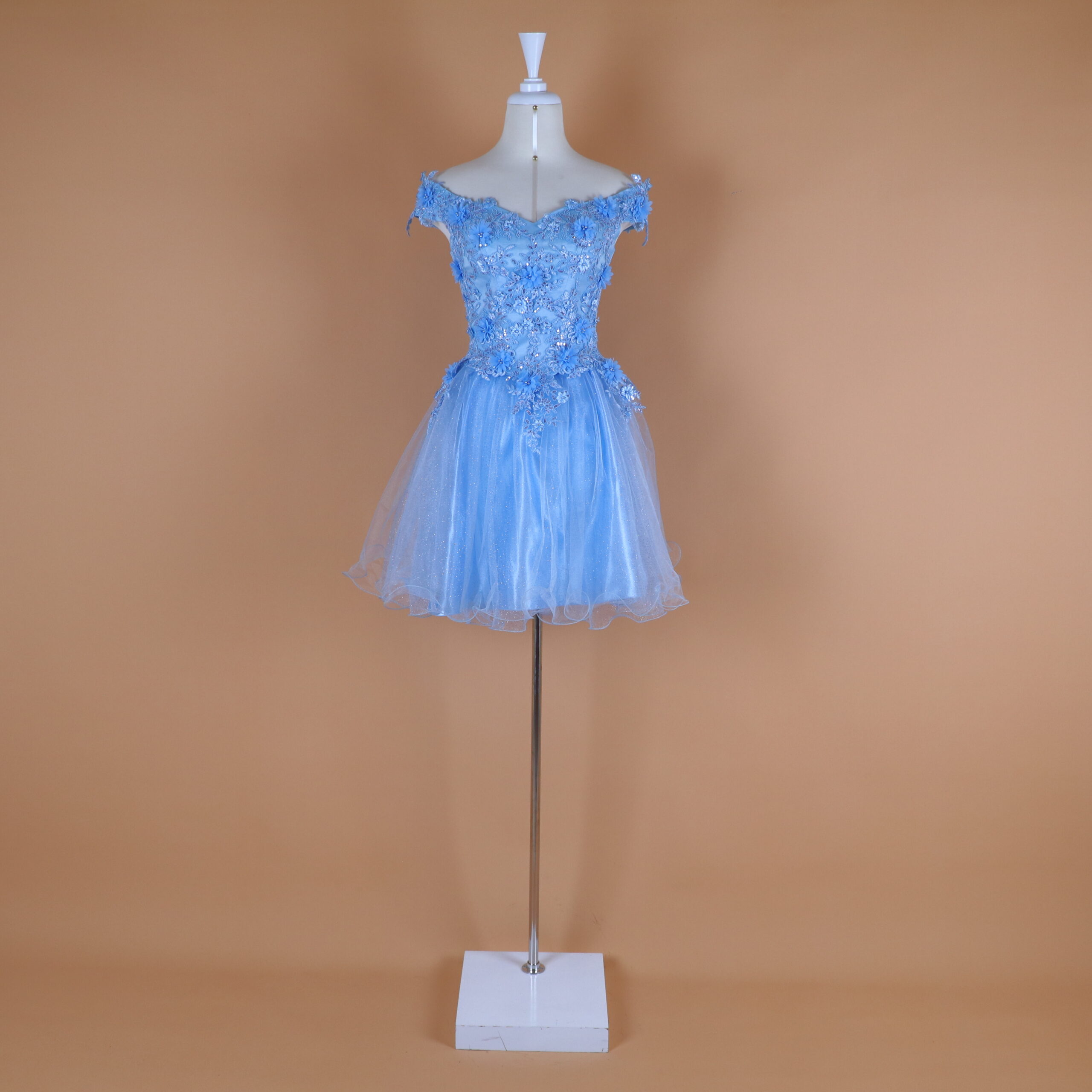 Vestido corto tela tul fantasia escote corazon color celeste - Fabiana 2 Vestido corto tela tul fantasia escote corazon color celeste - Fabiana 2