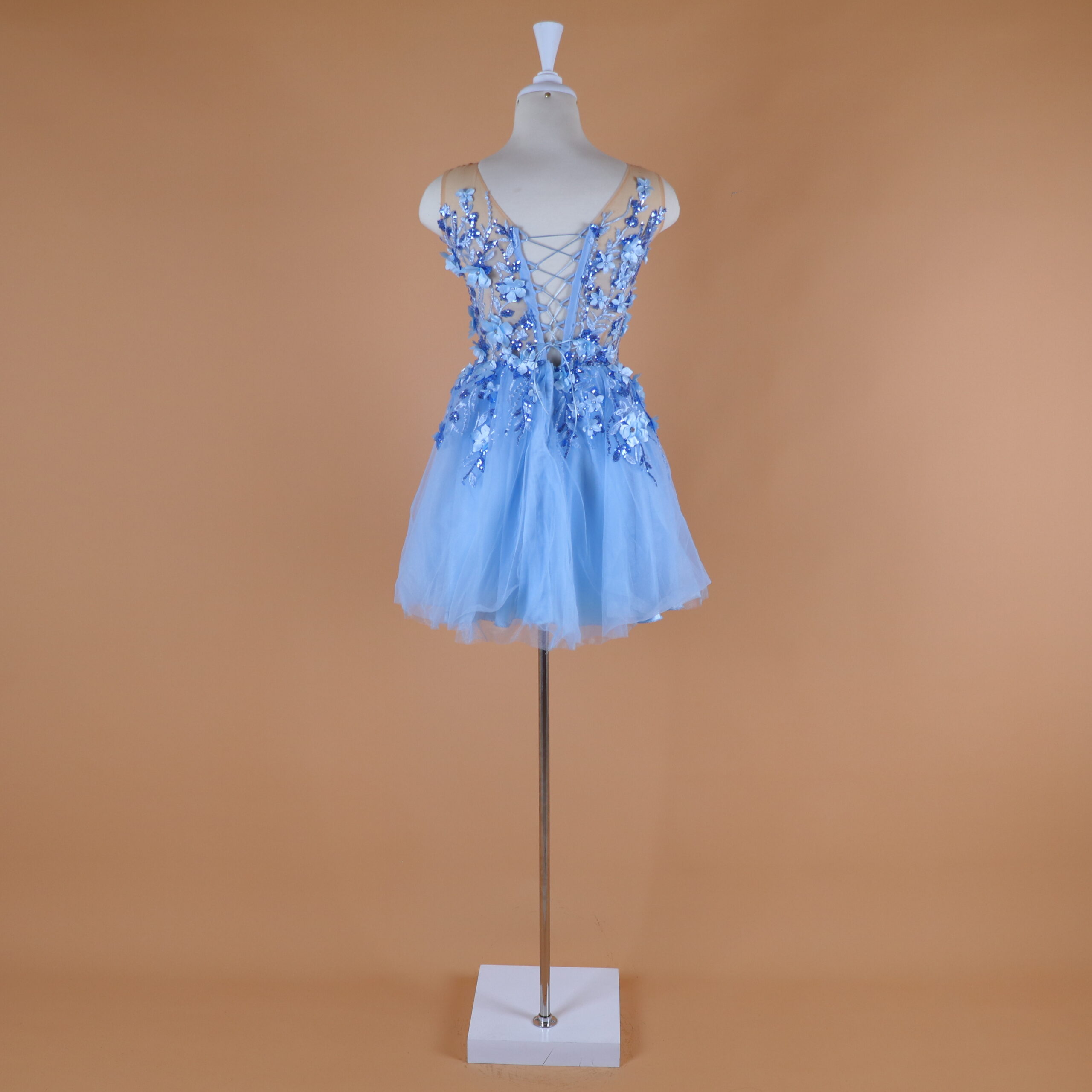 Vestido tela tul americana, tul ilusion, tela power con cierre y corset color celeste - Shantal