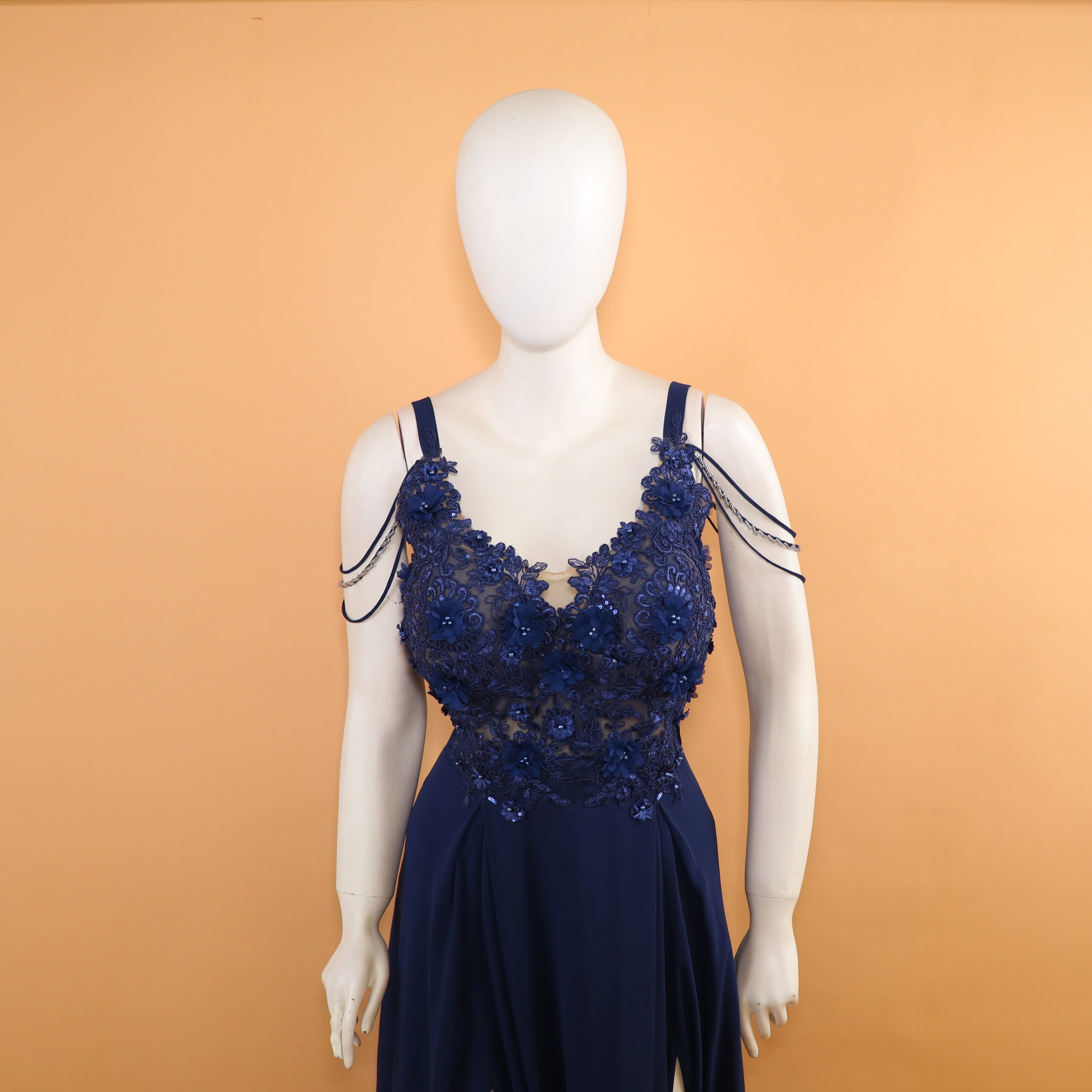 Vestido escoten v color azul noche - Yandira Vestido escoten v color azul noche - Yandira