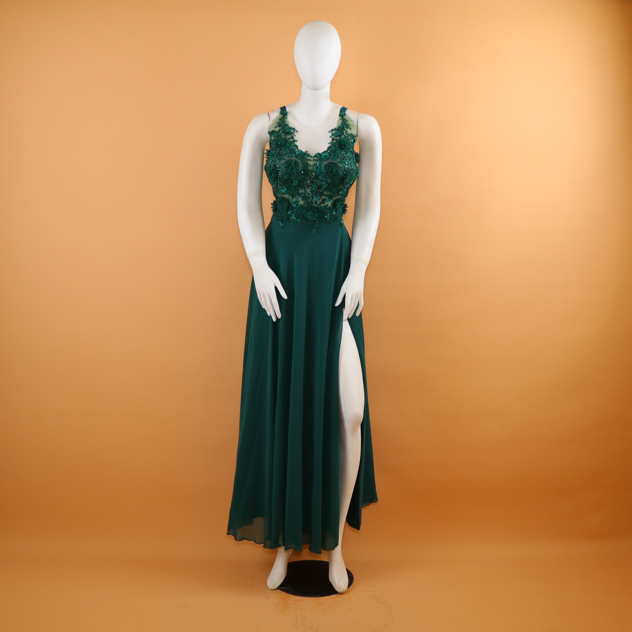 vestido tela gasa corpiño con encajes color verde botella - Aroa vestido tela gasa corpiño con encajes color verde botella - Aroa